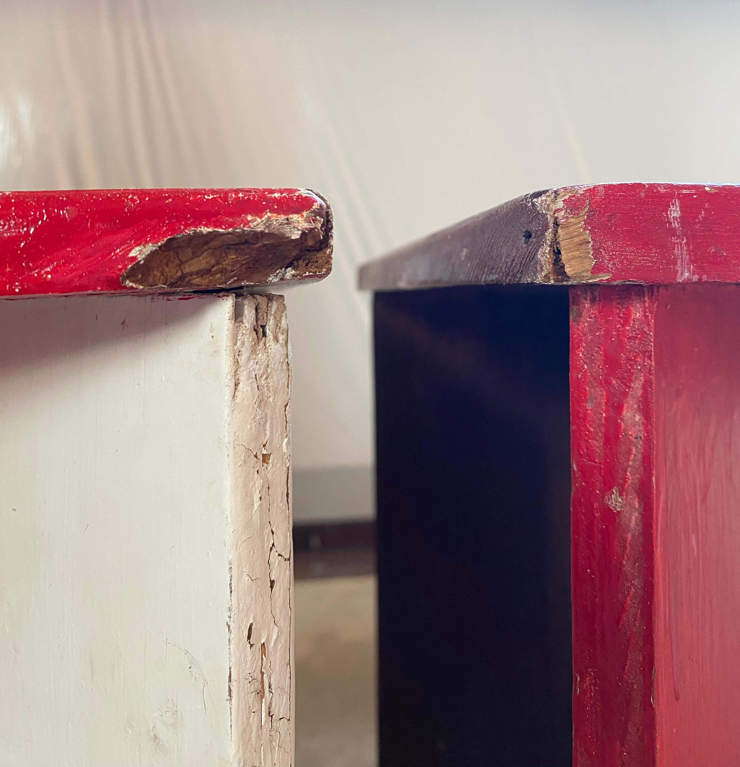 Paire de tables peintes d'art populaire géométrique en vente 12