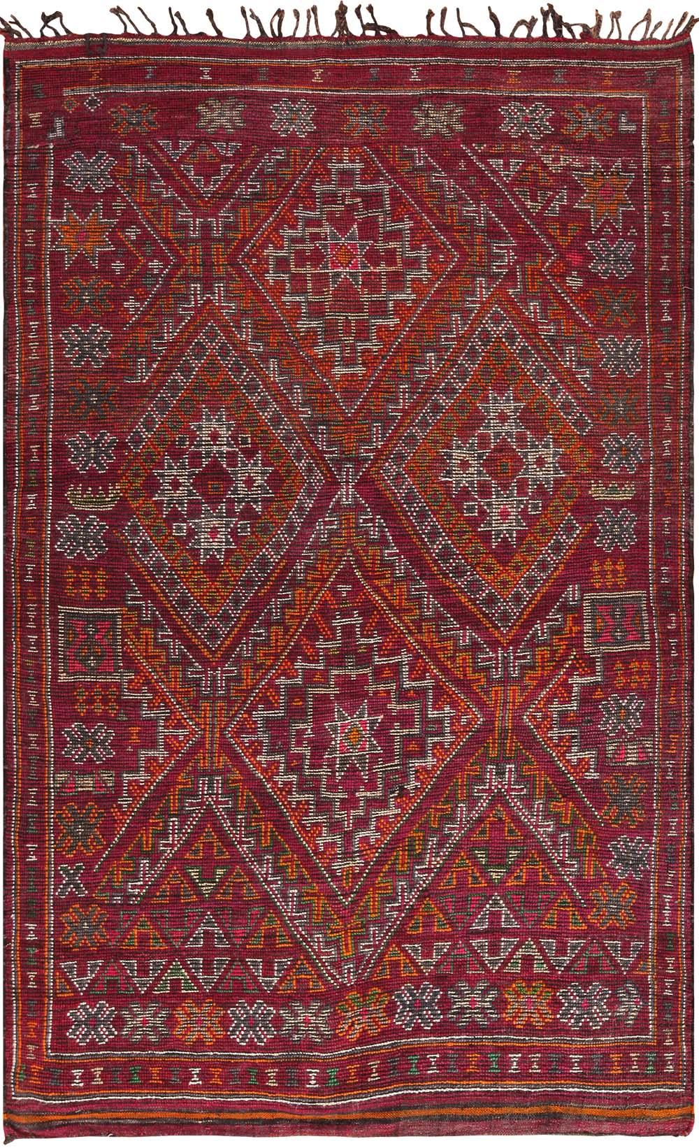 Beautiful geometric Folk Art vintage Moroccan rug, country of origin: Morocco, date: circa 1980. Size: 5 ft 7 in x 8 ft 8 in (1.7 m x 2.64 m).