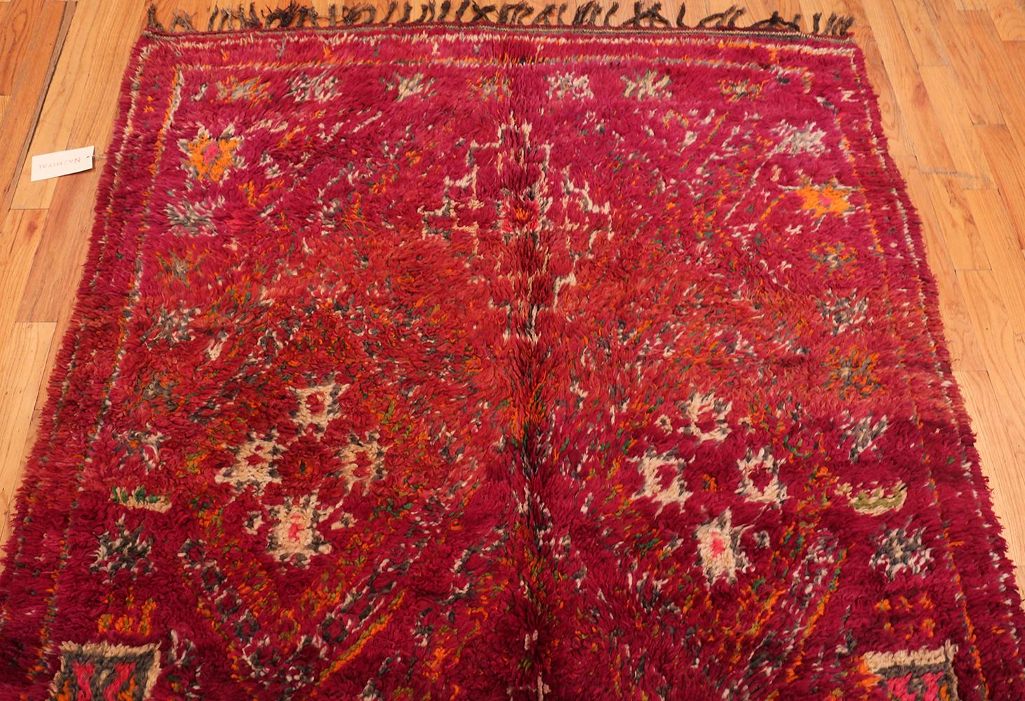 Vintage Moroccan Rug. Size: 5 ft 7 in x 8 ft 8 in In Excellent Condition For Sale In New York, NY