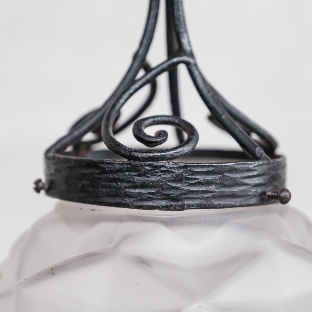 Geometric French Glass and Iron Pendant Light In Good Condition For Sale In London, GB