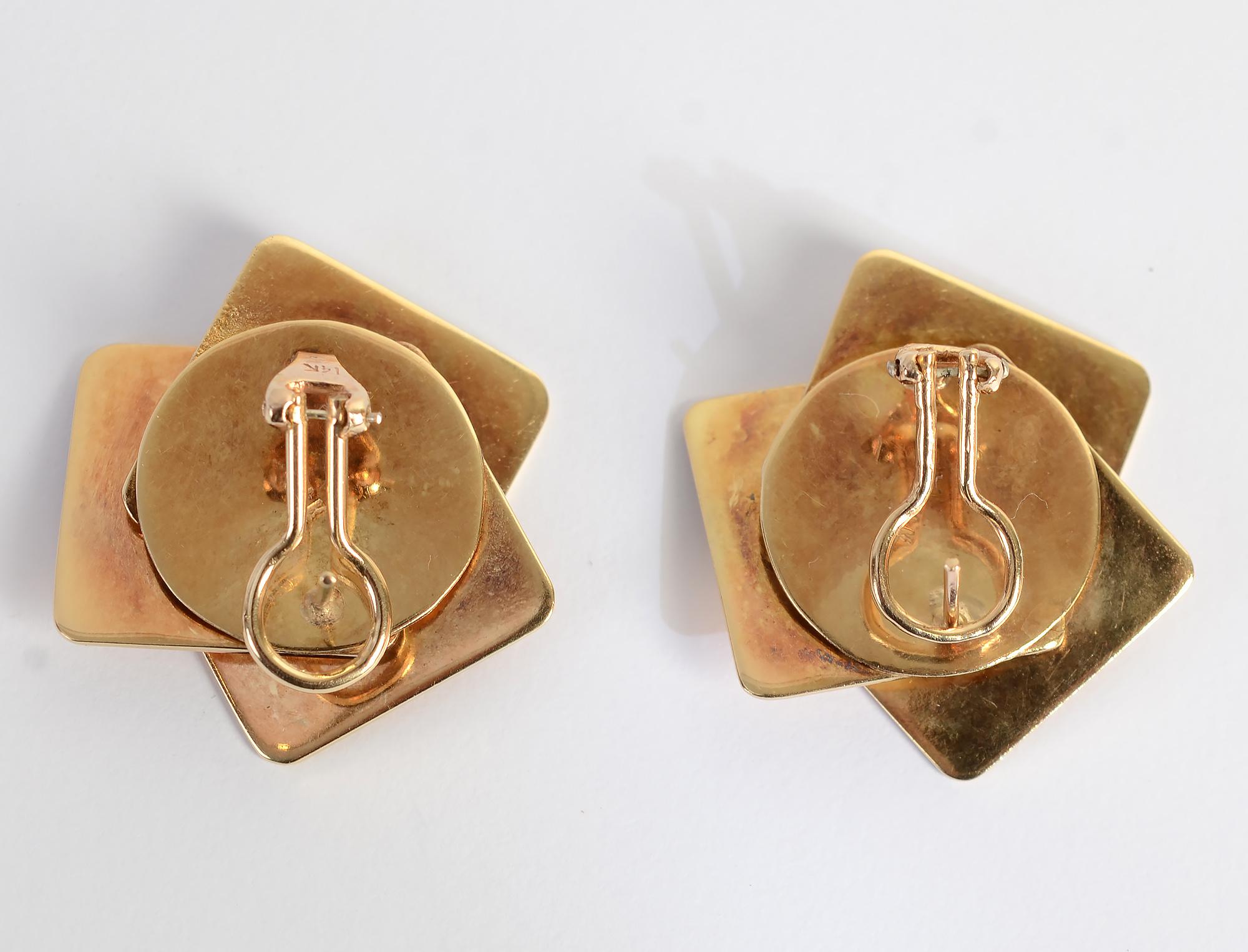 Geometric Gold Earrings In Good Condition In Darnestown, MD