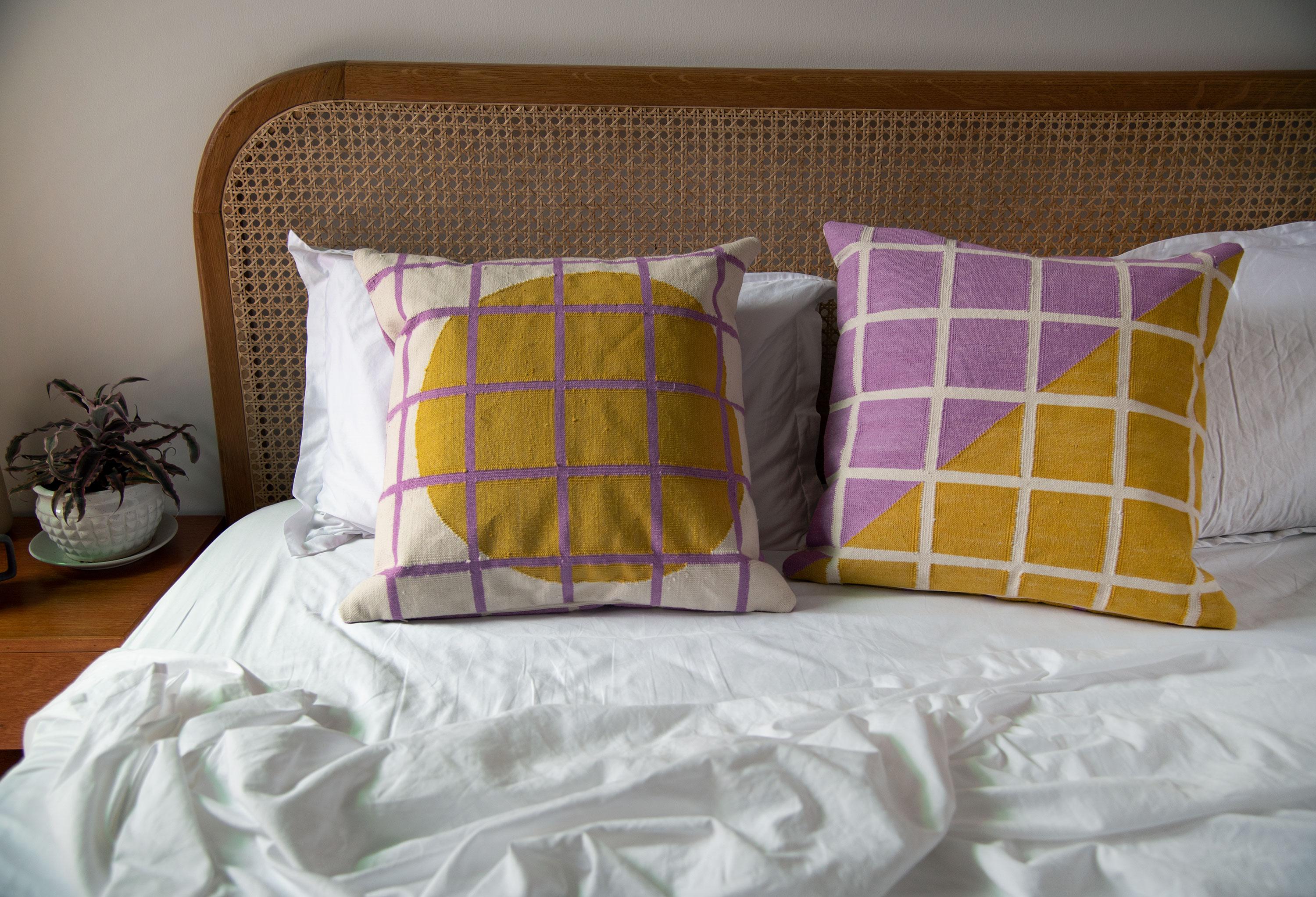 Geometric Grid Pillow, Reversible Circle In New Condition For Sale In Westfield, NJ