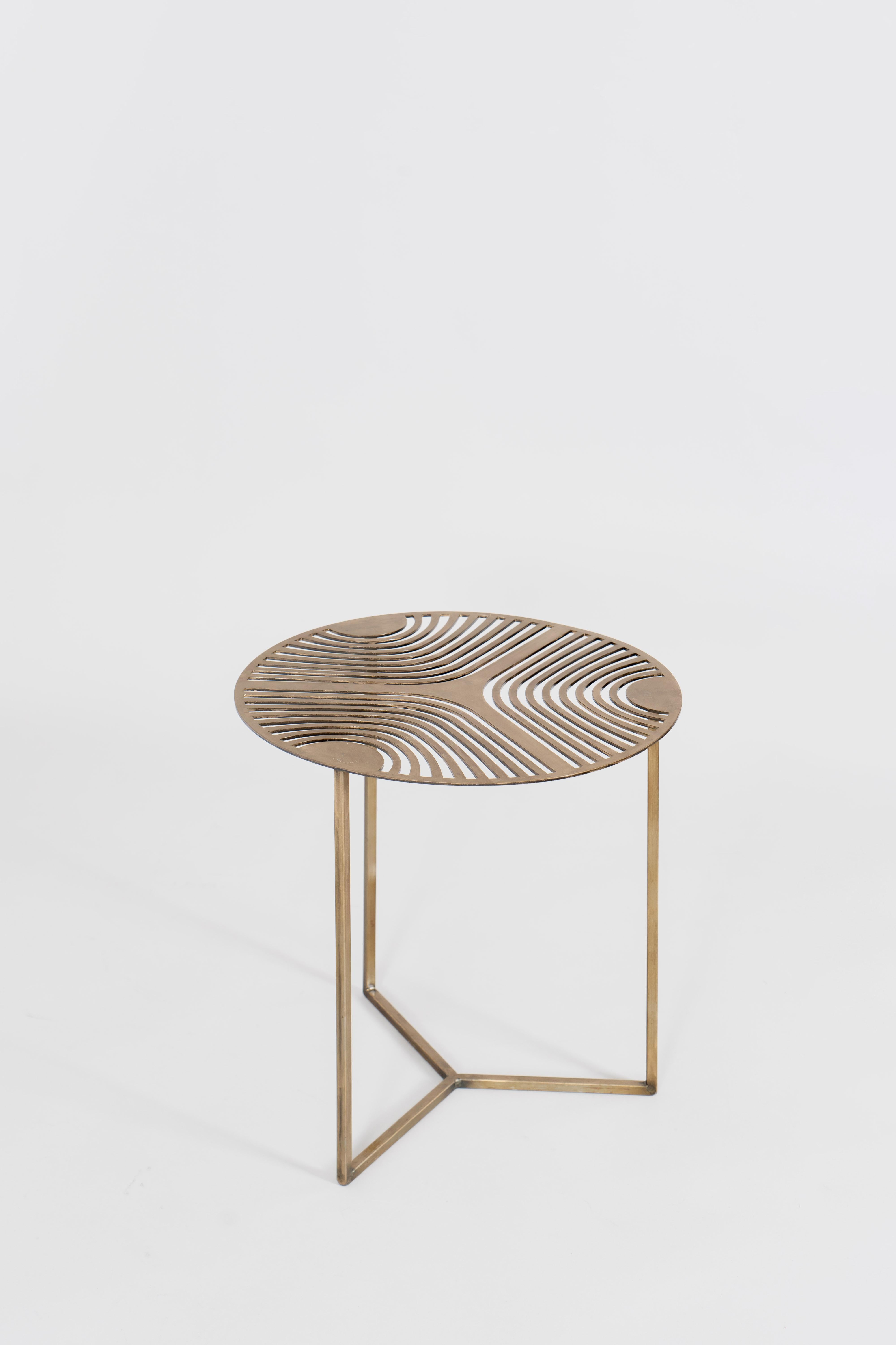 Postmoderne Harmony géométrique : tables artisanales uniques en son genre fabriquées en Italie par Enrico Girotti en vente