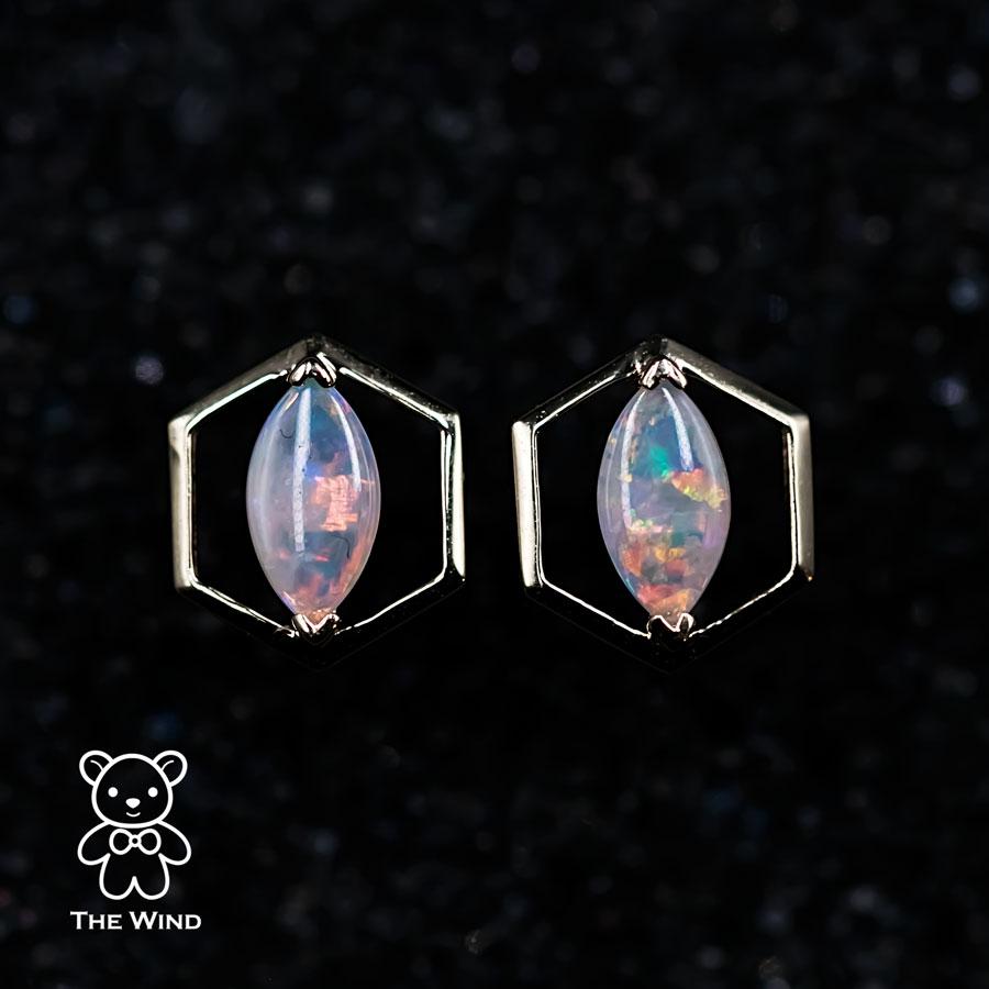 Taille brillant Clous d'oreilles en or jaune 14 carats avec opale massive australienne de forme hexagonale géométrique en vente