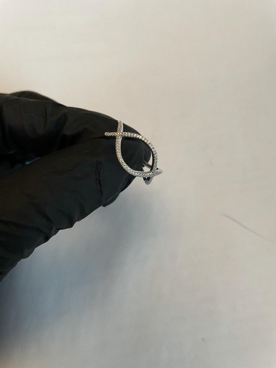 Geometric Infinity Twist Brilliant Cut White Diamond 18 Karat White Gold Ring For Sale 3