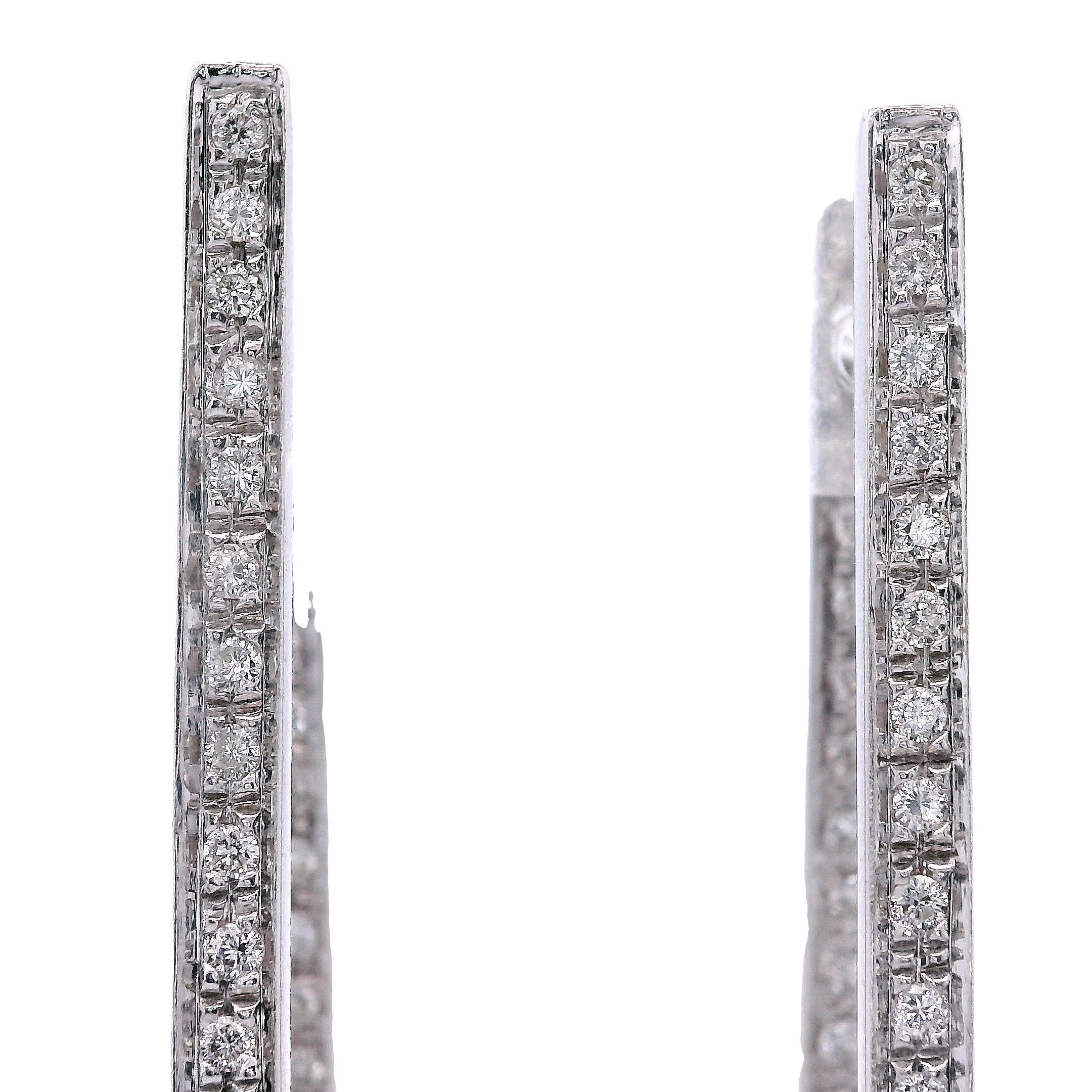 Geometric Inside Out 1.60 Cts Diamonds 18kt Gold Hoop Earrings in vendita 2