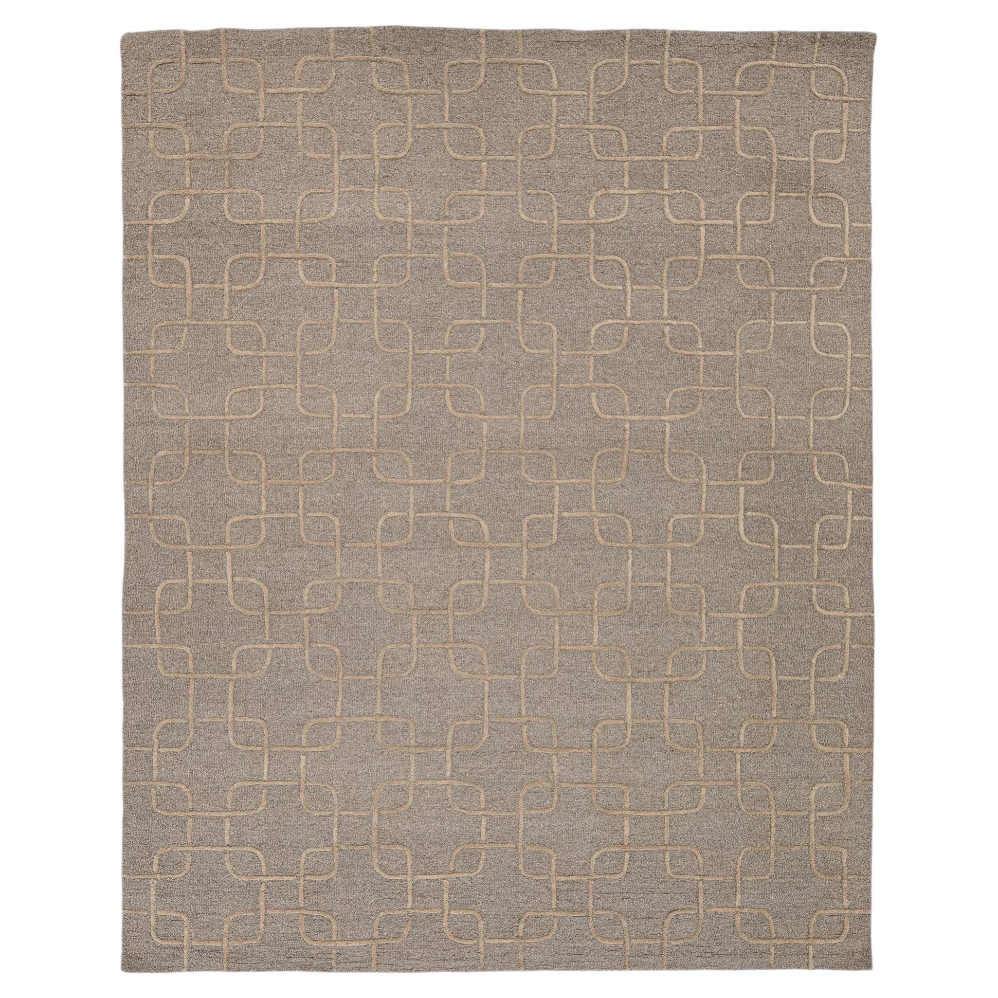 Geometric Interlocking Links Modern Hand-Tufted Wool Rug – Earthy Taupe & Cream