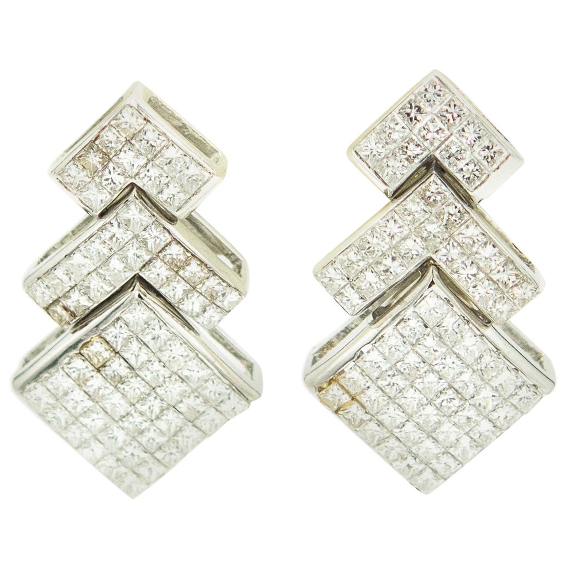 Geometric Invisibly Set Diamond Drop Dangle White Gold Earrings For Sale