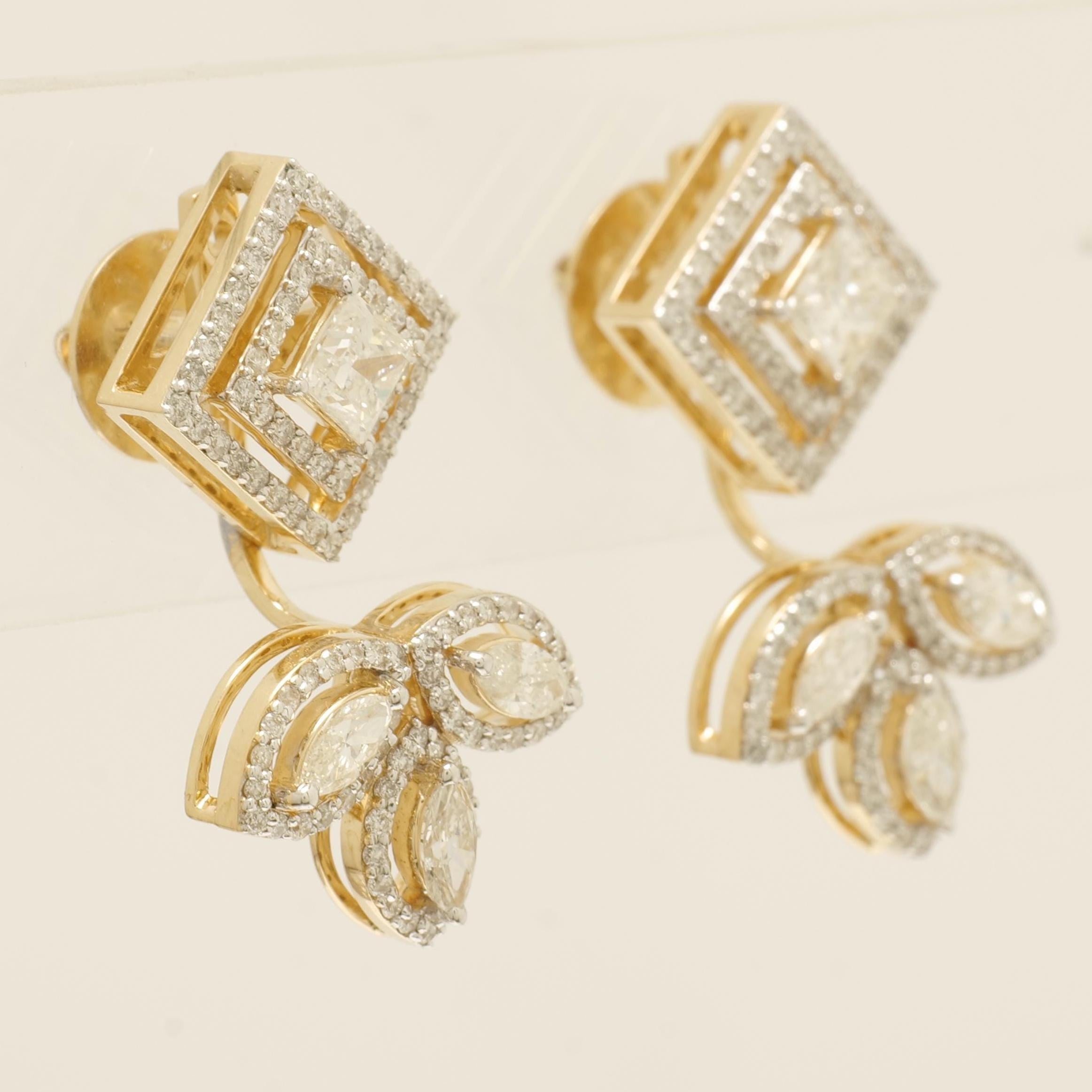 Orecchino geometrico con diamante a raggiera in oro massiccio 14k (certificato) In condizioni Nuovo in vendita a New Delhi, DL