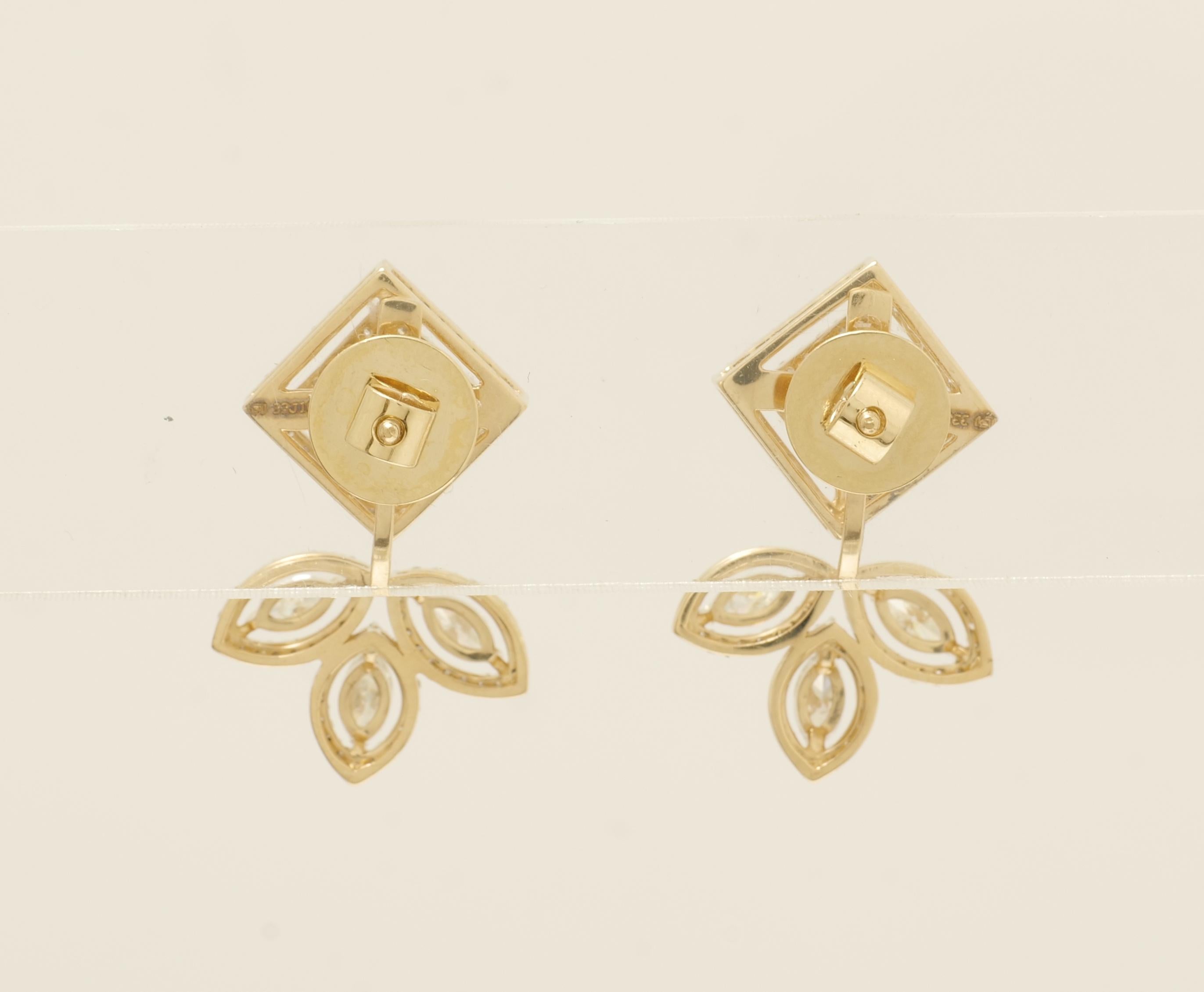 Orecchino geometrico con diamante a raggiera in oro massiccio 14k (certificato) in vendita 2