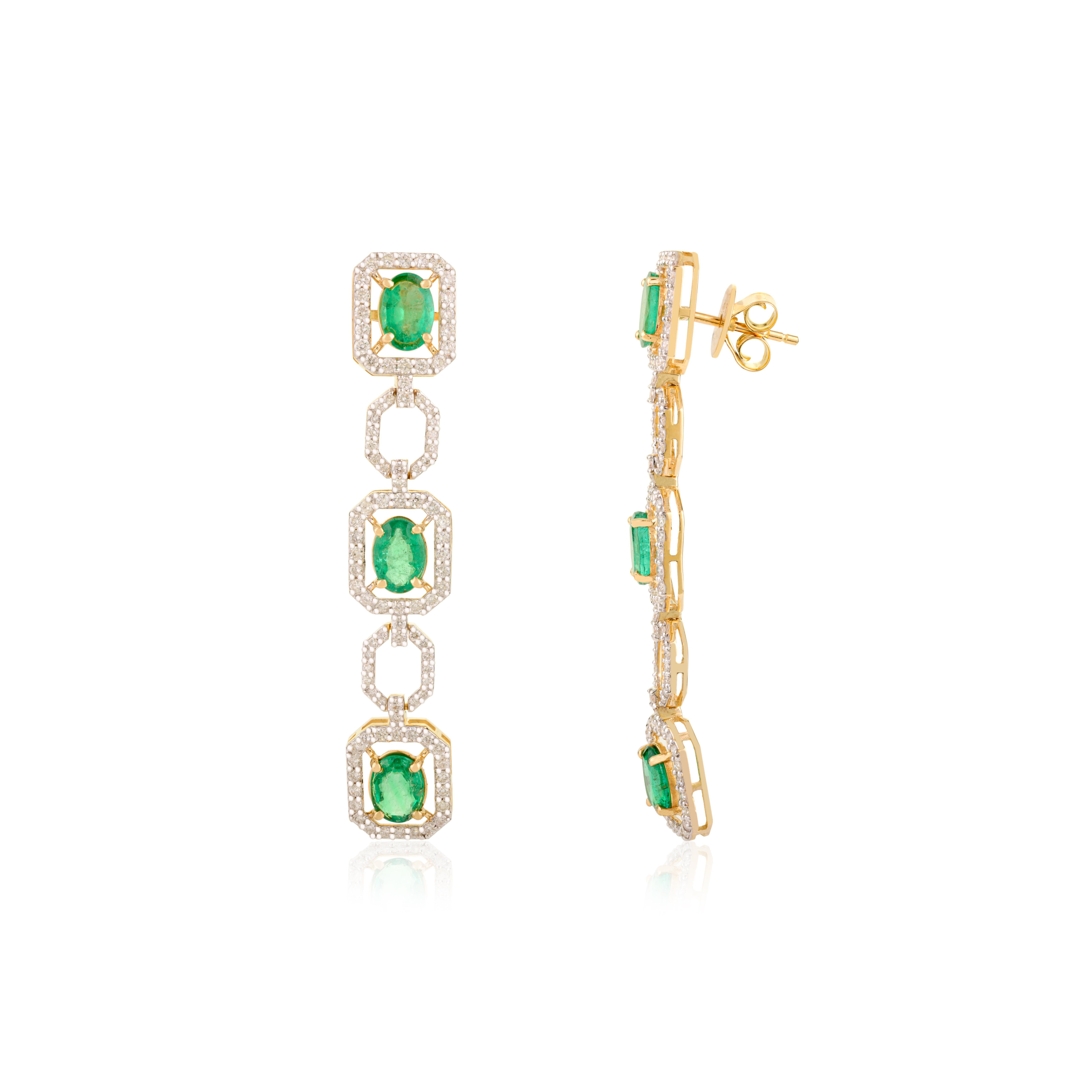 Art Déco Orecchini geometrici A Link in oro giallo massiccio 18 ct. con smeraldo e diamante in vendita