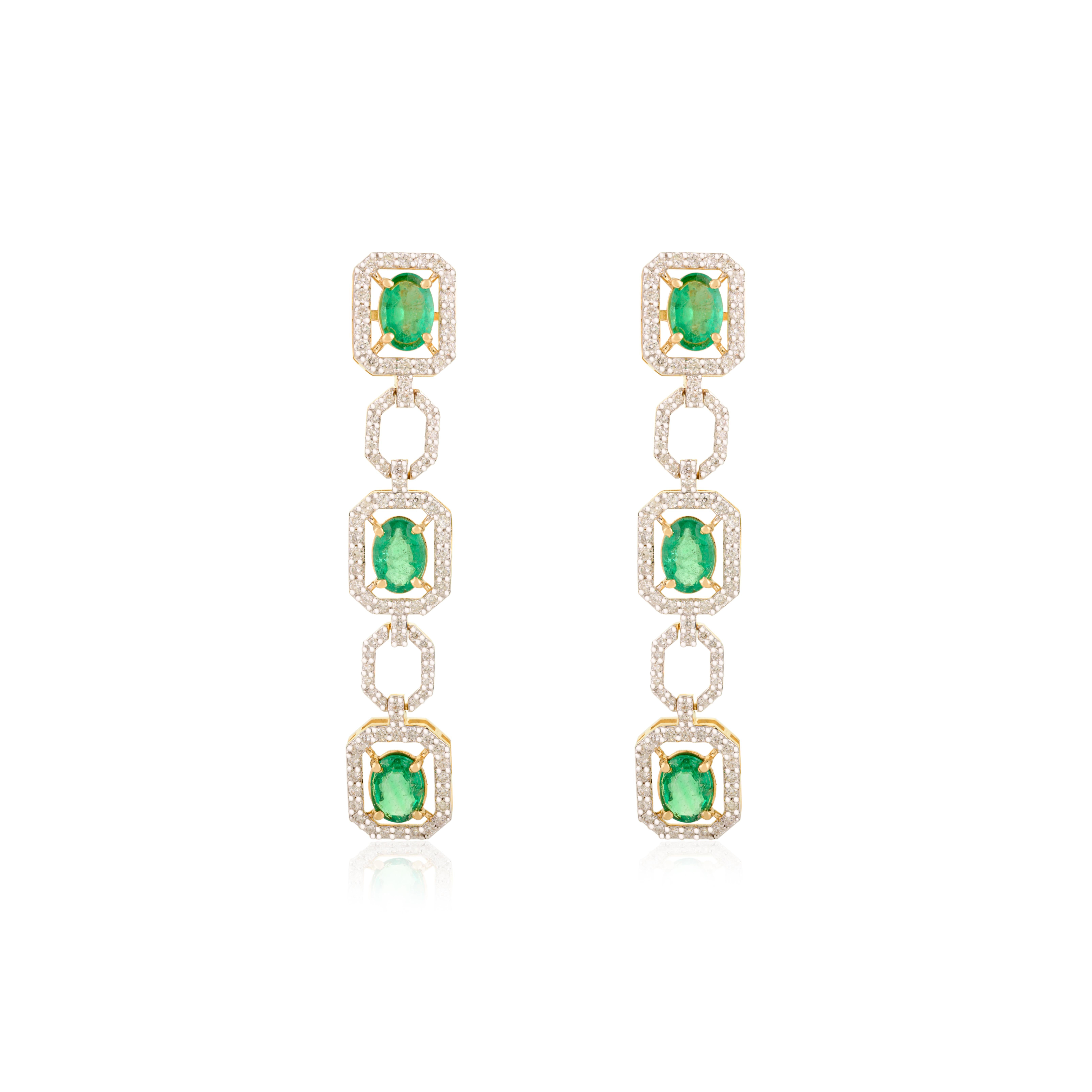Orecchini geometrici A Link in oro giallo massiccio 18 ct. con smeraldo e diamante in vendita 1