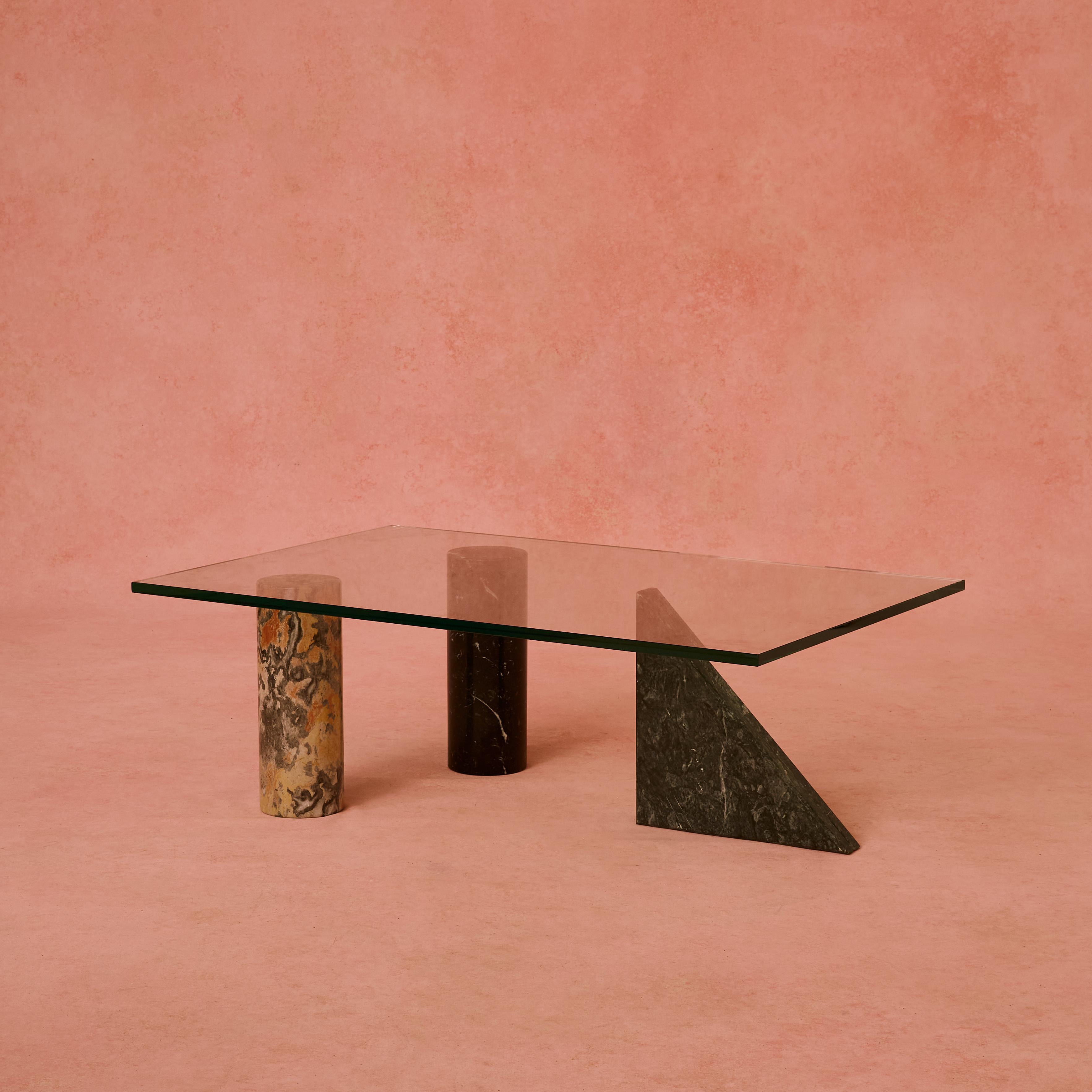 Geometrischer Couchtisch aus Marmor im Zustand „Gut“ im Angebot in London, England