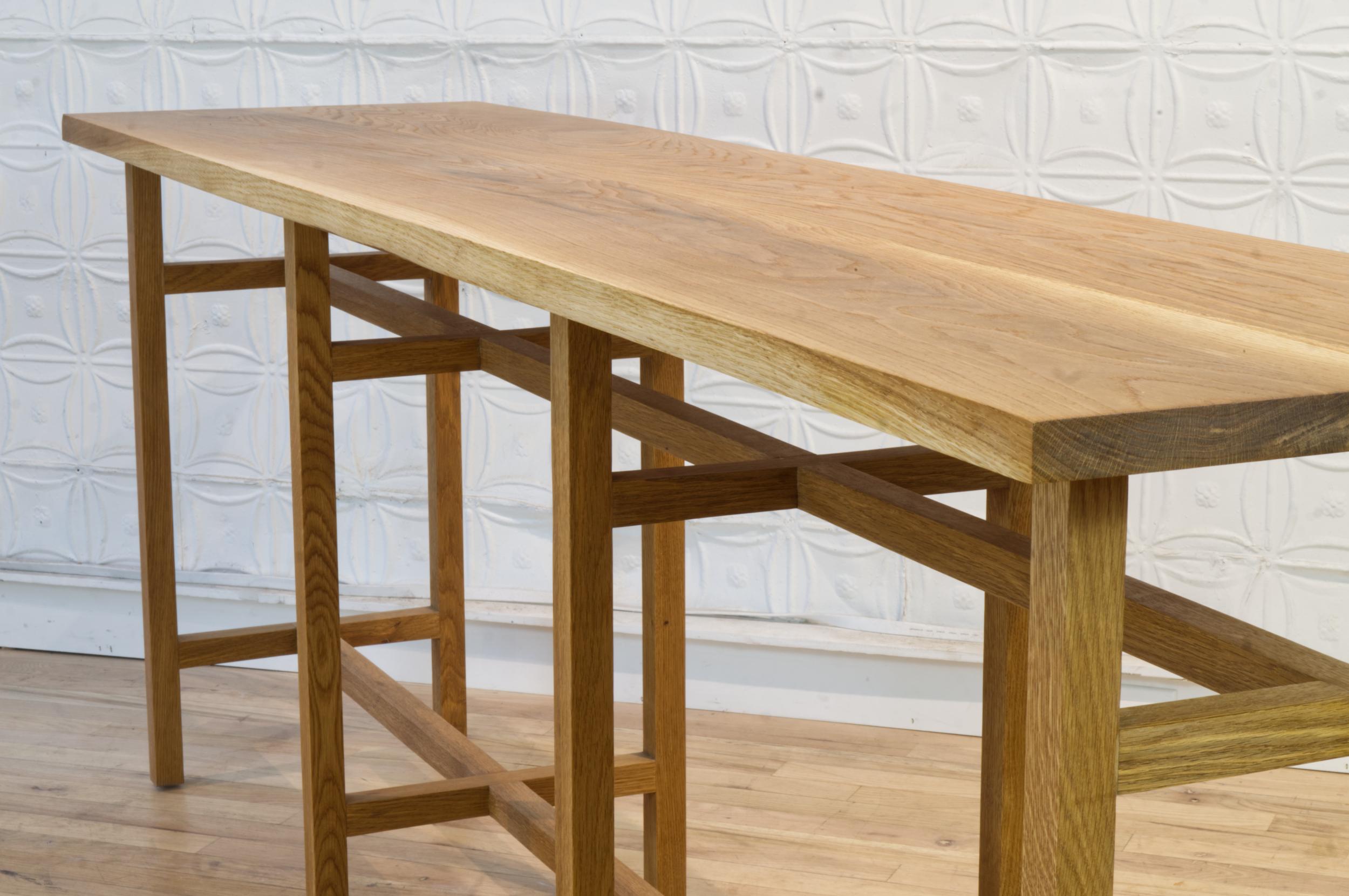Mid-Century Modern Table console minimaliste et géométrique assortie en chêne en vente