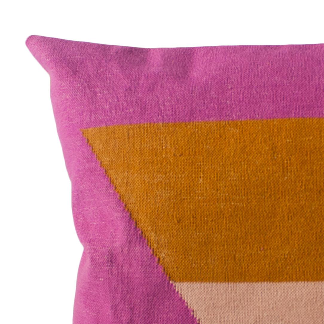 This pillow has been handwoven by artisans in Rajasthan, India, using a traditional weaving technique which is native to this region.

The purchase of this handcrafted pillow helps to support the artisans and preserve their Craft.

We have used