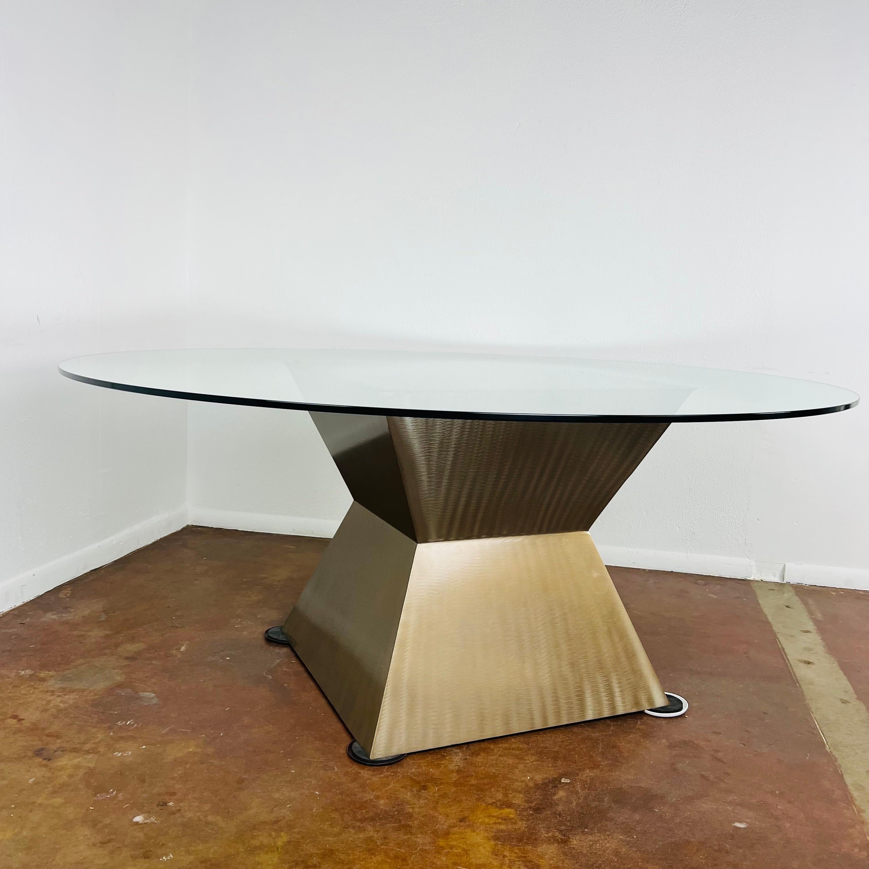 Geometric Metal Pedestal Base Dining Table 1