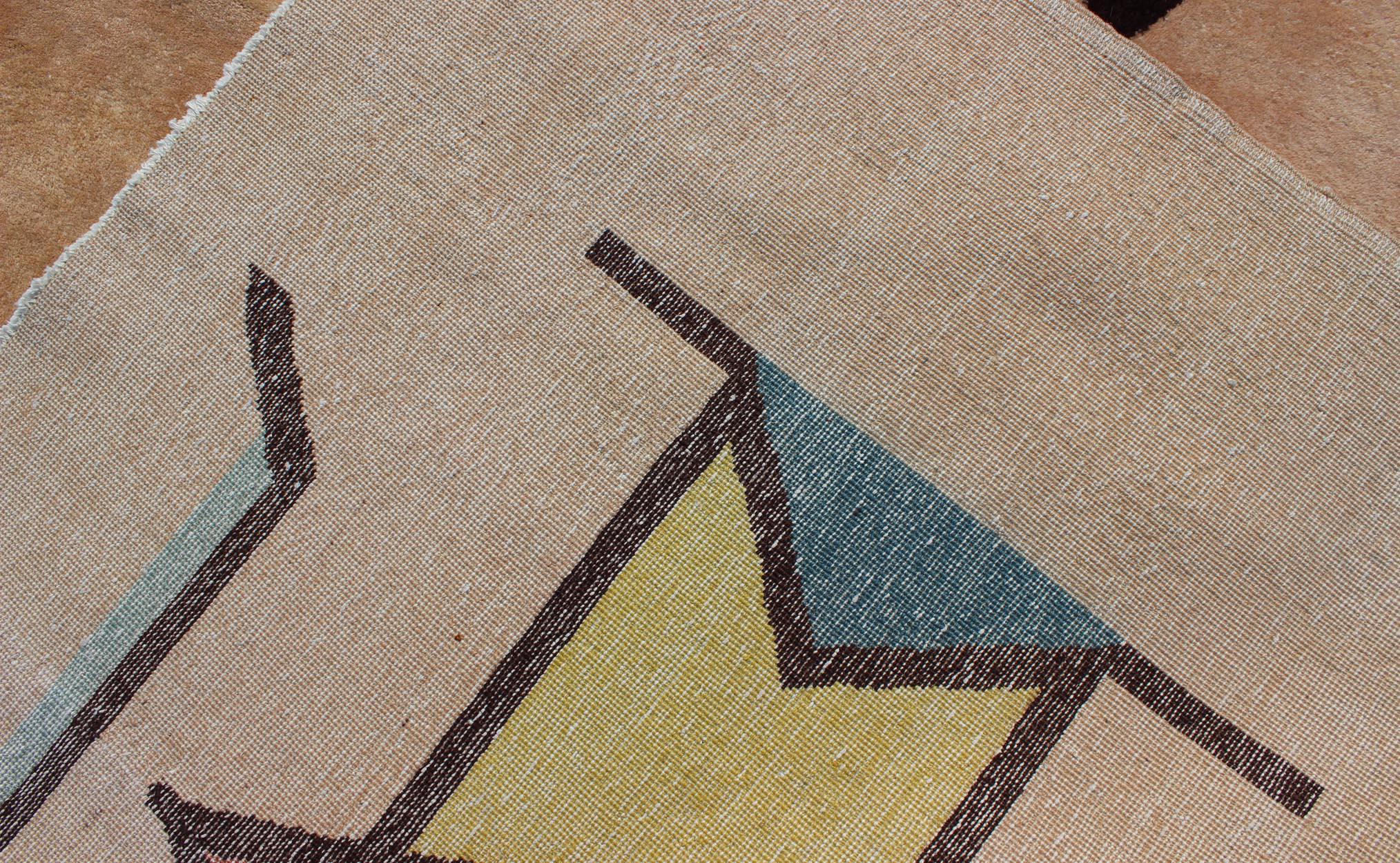 Geometrischer Mid-Century-Modern-Teppich mit Champaign-Hintergrund, Gold, Teal, Schwarz im Angebot 1