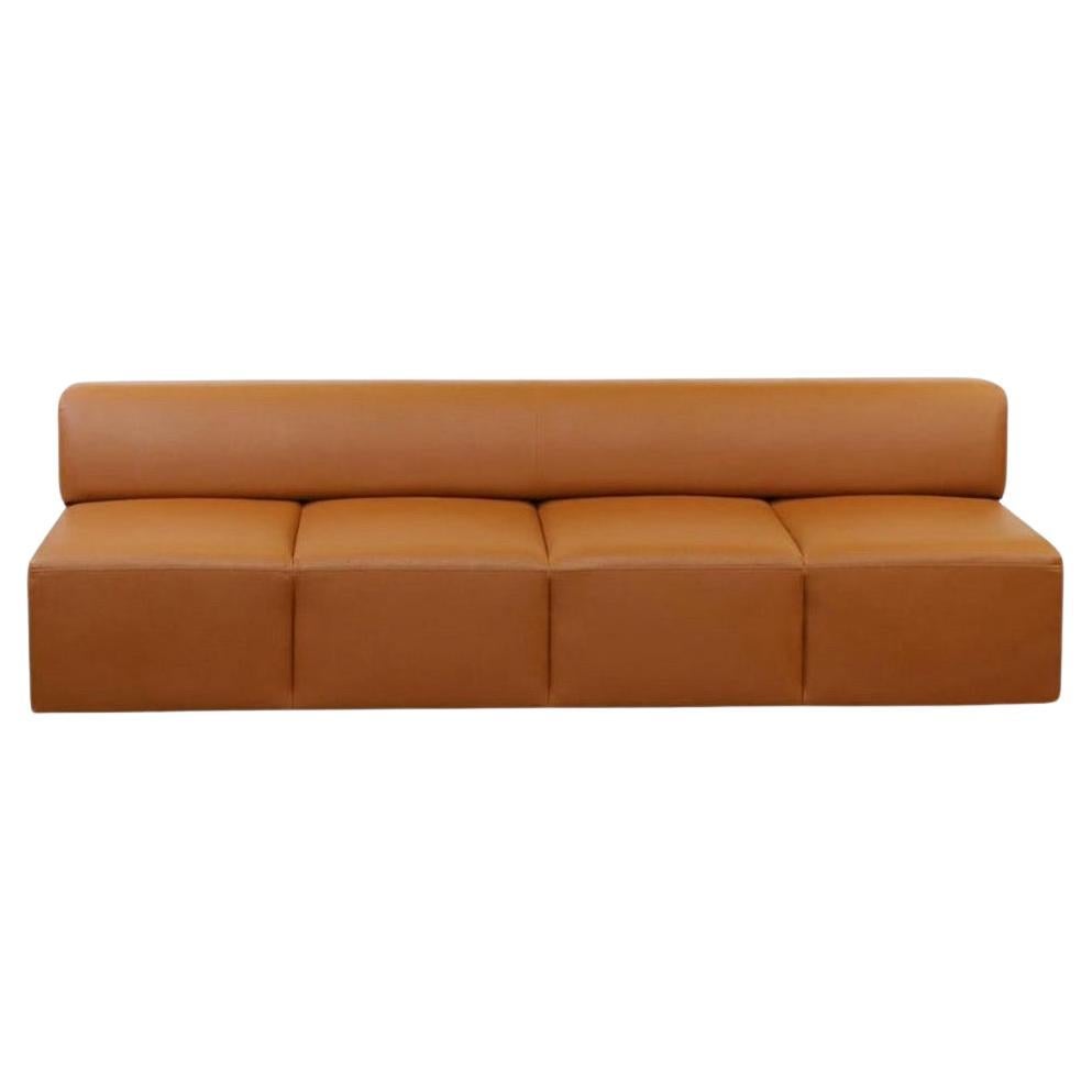 Sofá de cuatro plazas Geométrico Minimalista moderno de segunda mano Await Lounge System con tapicería de piel sintética color caramelo diseñado por EOOS y fabricado por Steelcase para Coalesse. Fabricado en EE.UU.

Ideal para la oficina o el hogar: