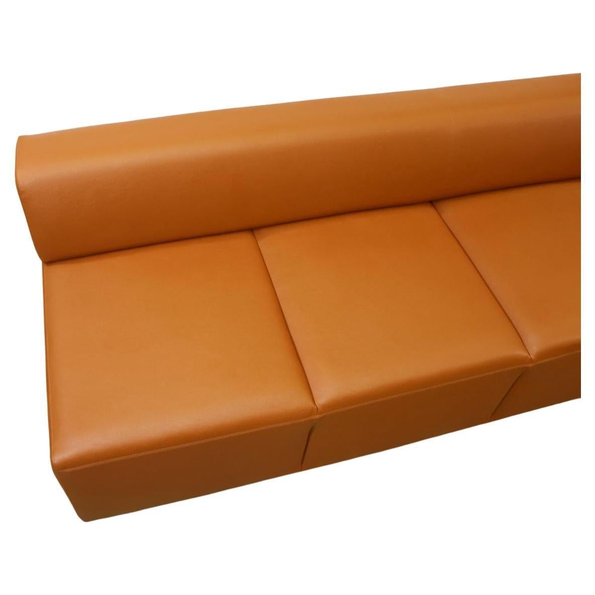 Canapé moderne géométrique minimaliste à 4 places par Steelcase Bon état - En vente à Brooklyn, NY