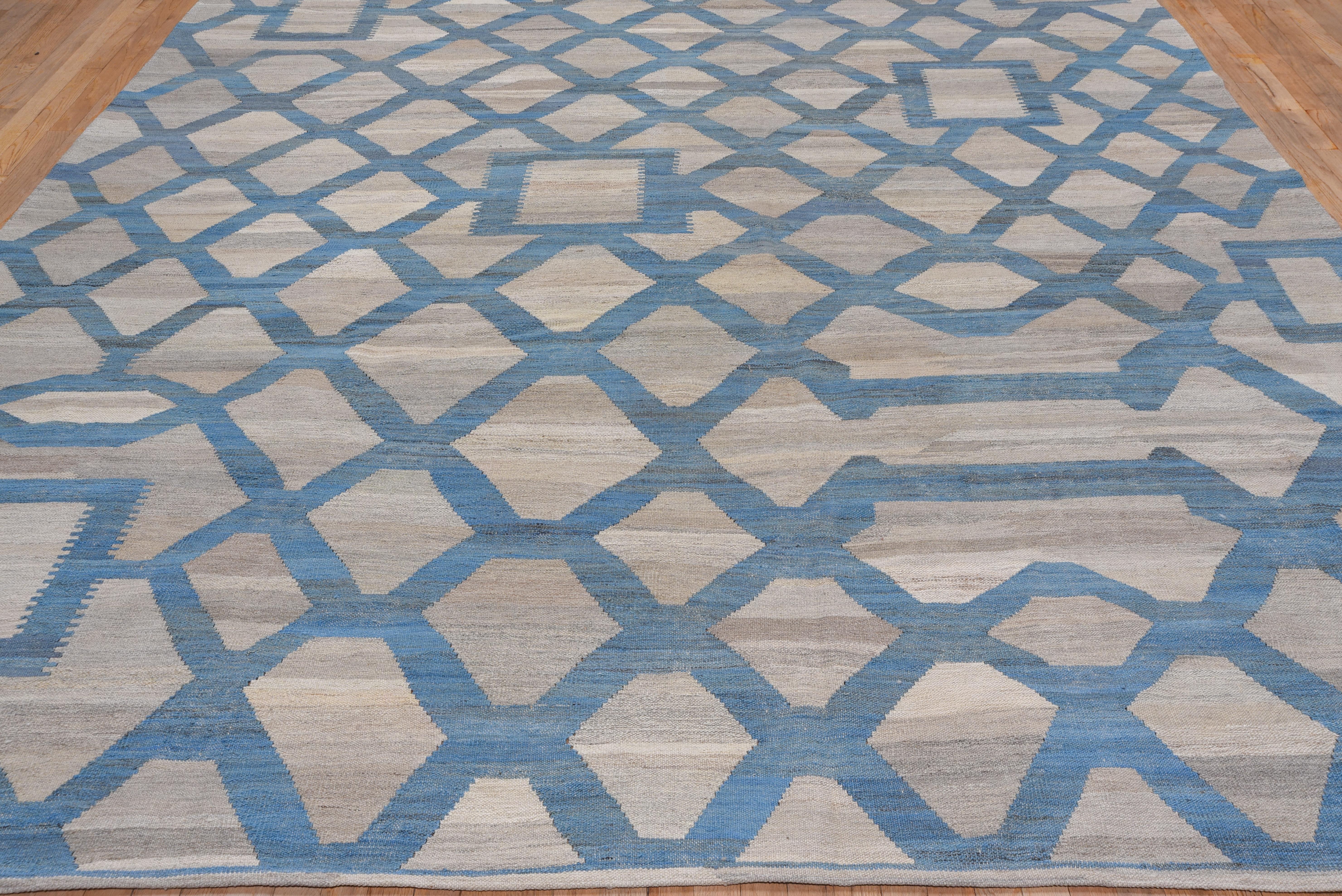Geometric & Modern Flatweave Area Rug, Soft Light Gray & Light Blue Palette In Excellent Condition For Sale In New York, NY
