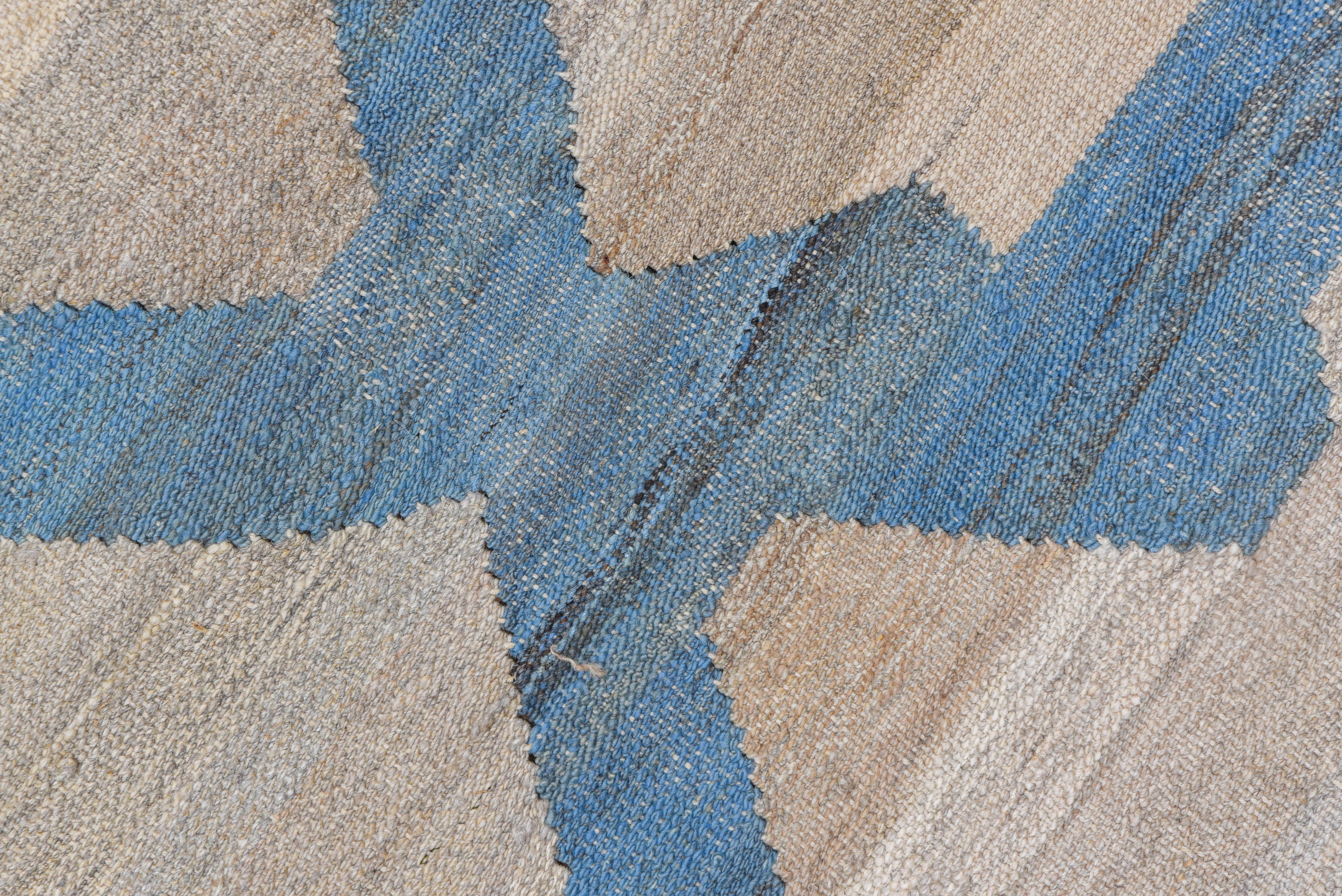Wool Geometric & Modern Flatweave Area Rug, Soft Light Gray & Light Blue Palette For Sale