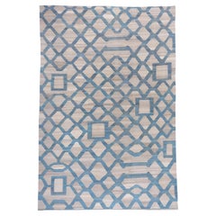 Geometrischer und moderner Flachgewebe-Teppich, weich, hellgrau und hellblau, Palette