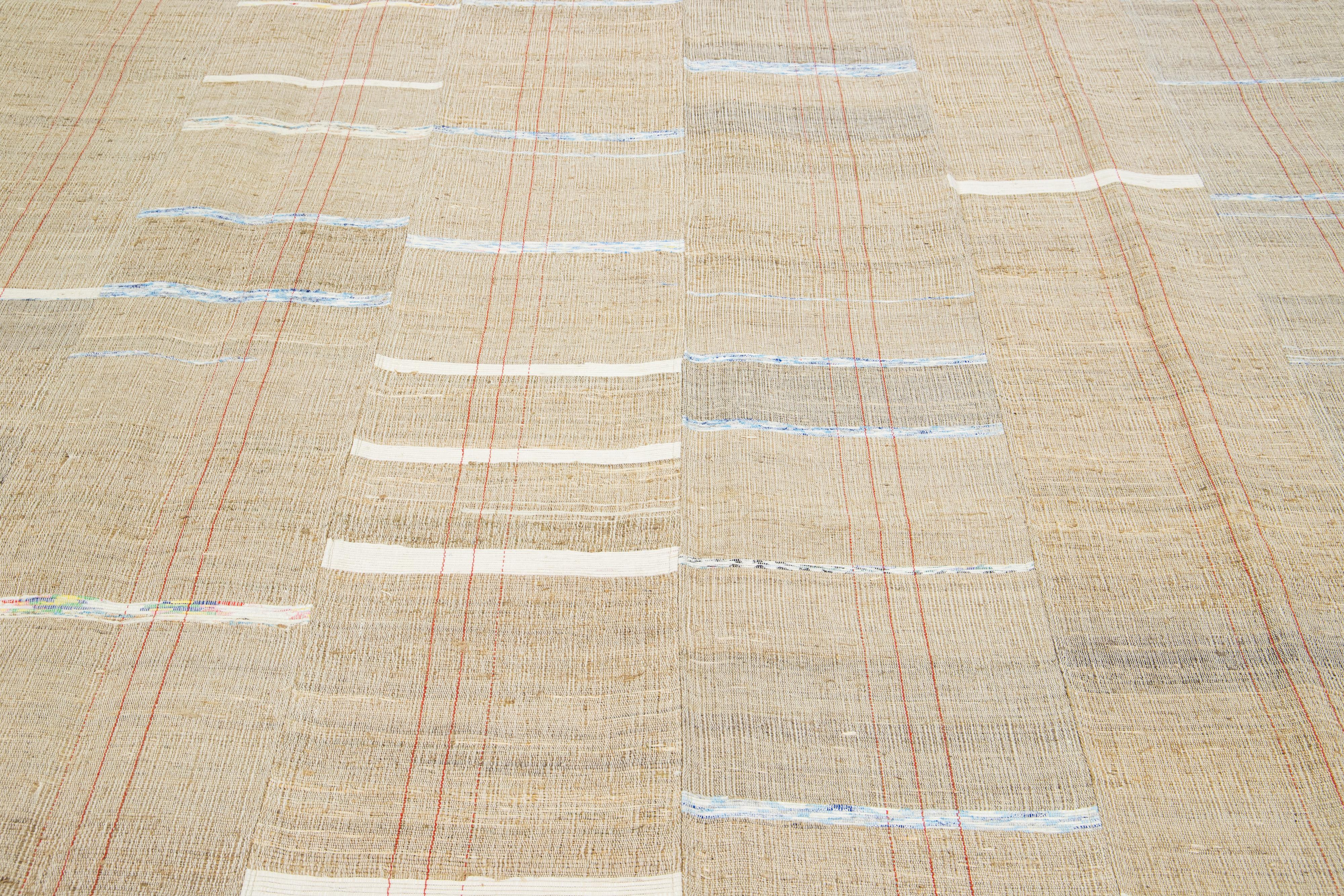 Geometric Modern kilim Flatweave wool rug In Beige     In New Condition For Sale In Norwalk, CT