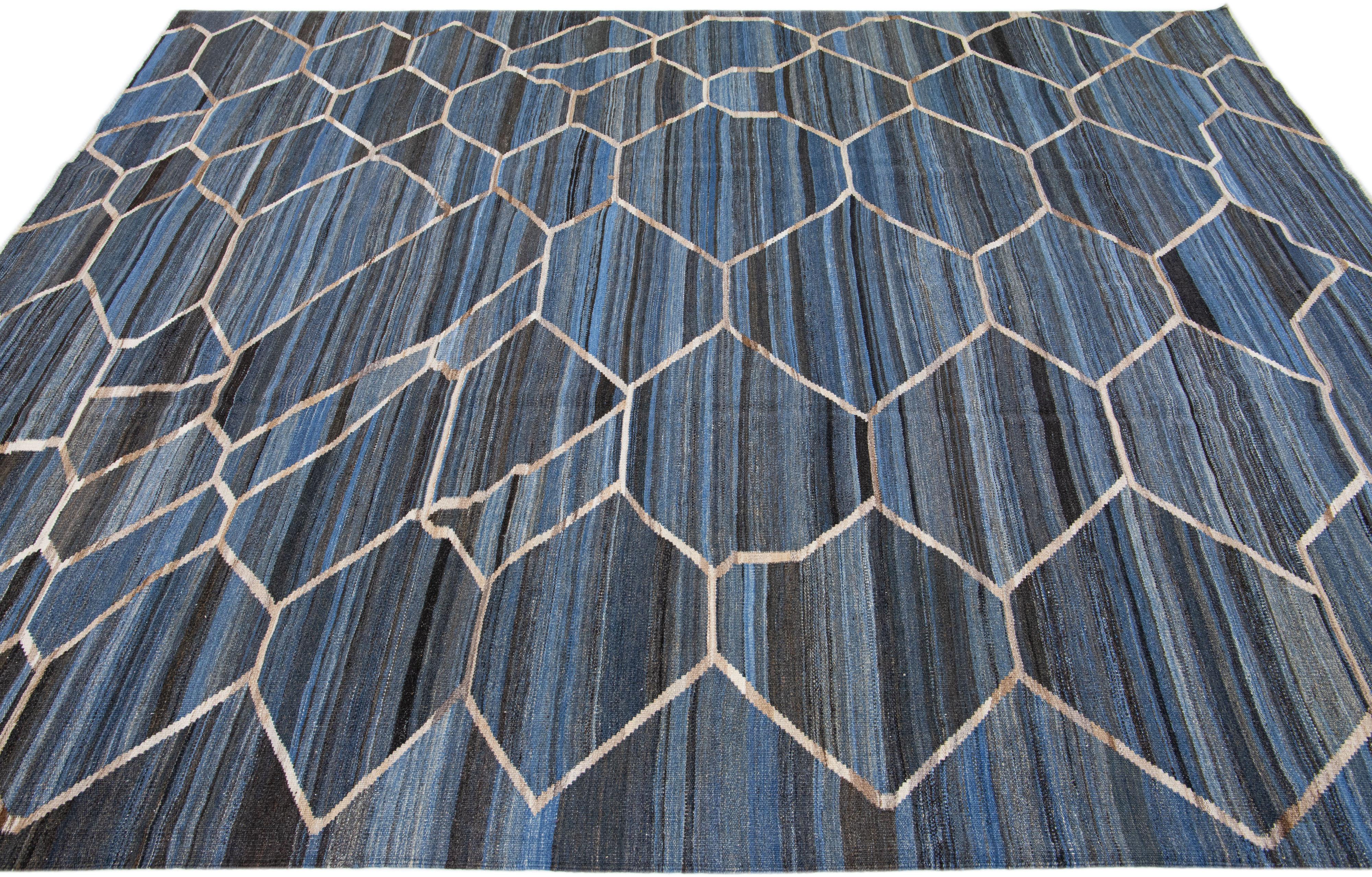 Geometric Modern Kilim Flatweave Wool Rug in Blue In New Condition For Sale In Norwalk, CT