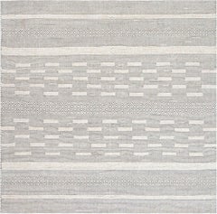 Tappeto artigianale "Stoa" di Doris Leslie Blau, in stile geometrico moderno, grigio chiaro con dettagli color crema