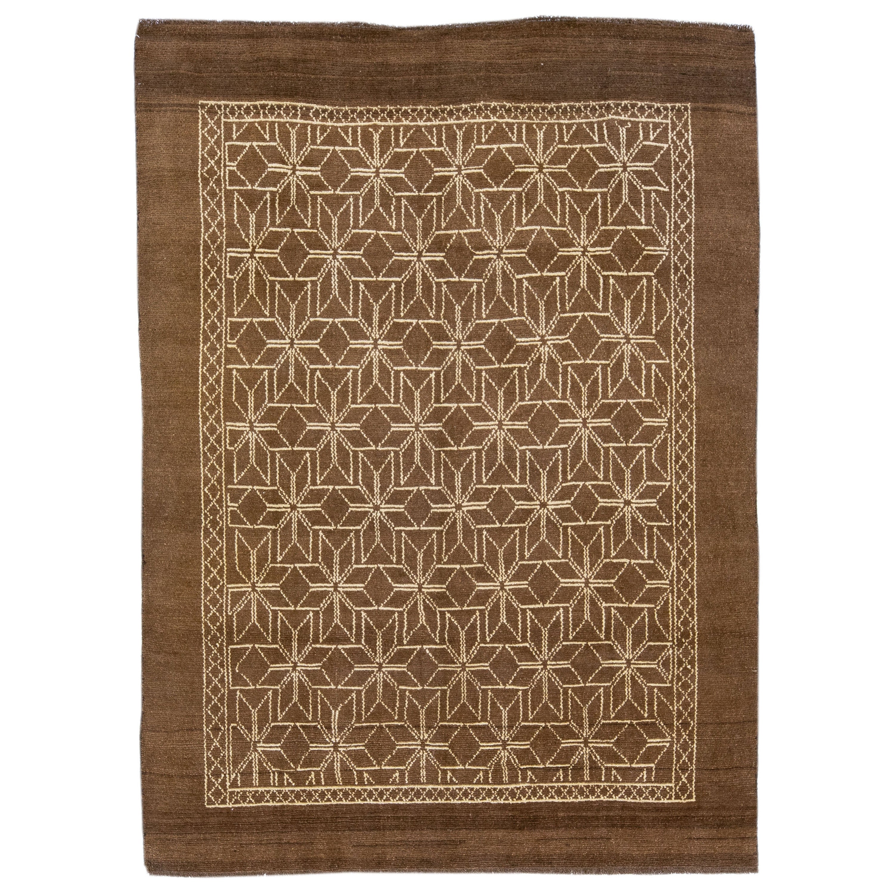 Tapis en laine marron de style marocain moderne et géométrique fait à la main par Apadana