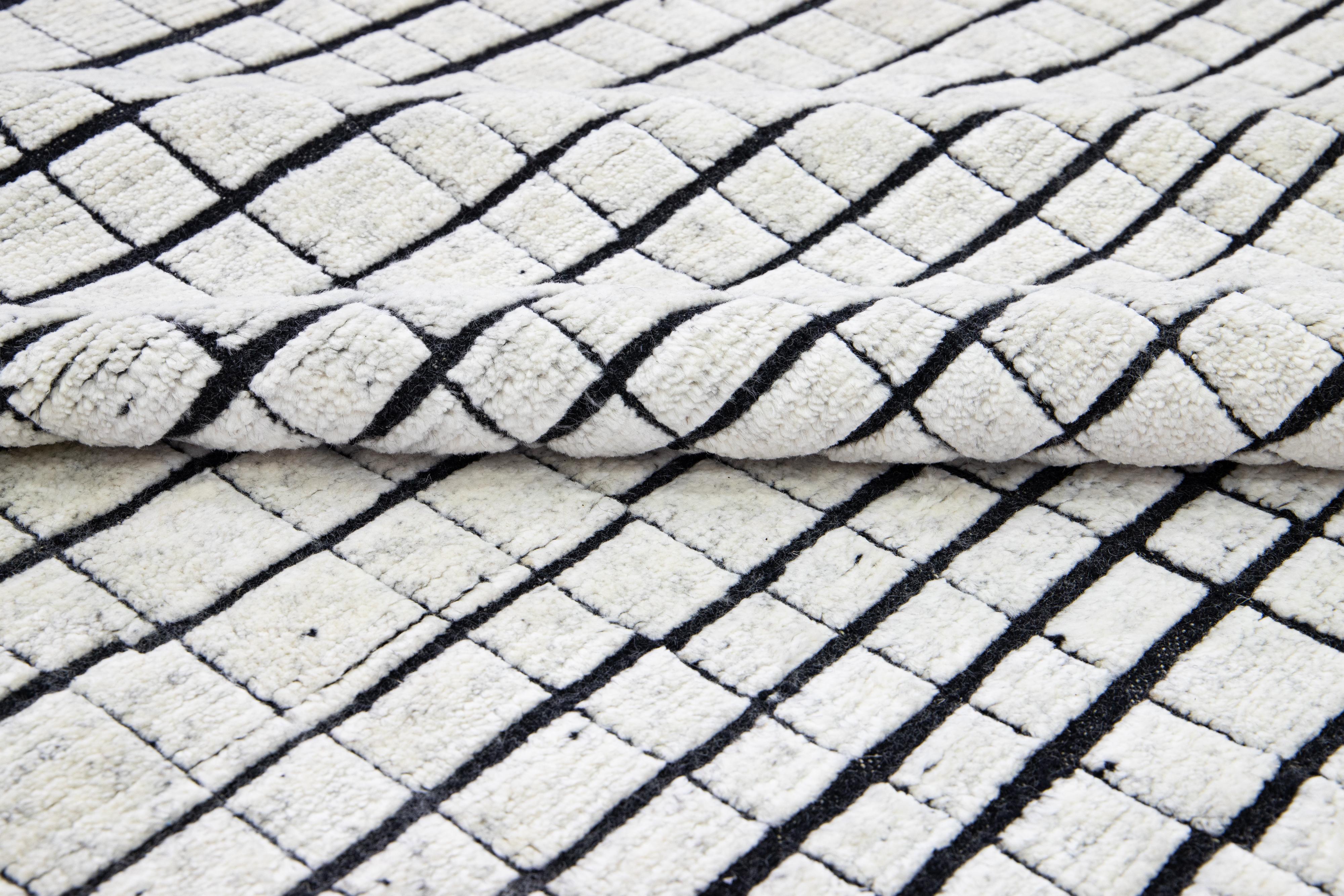 Indian Geometric Modern Moroccan Style White & Black Handmade Wool Rug For Sale
