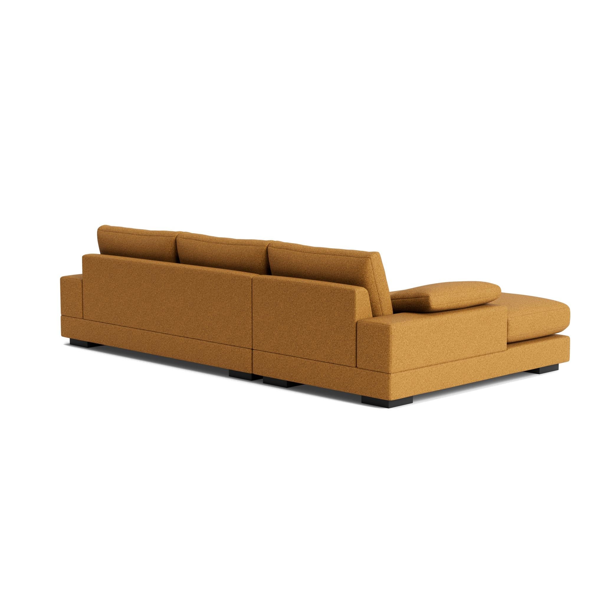Geometric Modern Sofa in Kvadrat Vanir In New Condition For Sale In Nyack, NY
