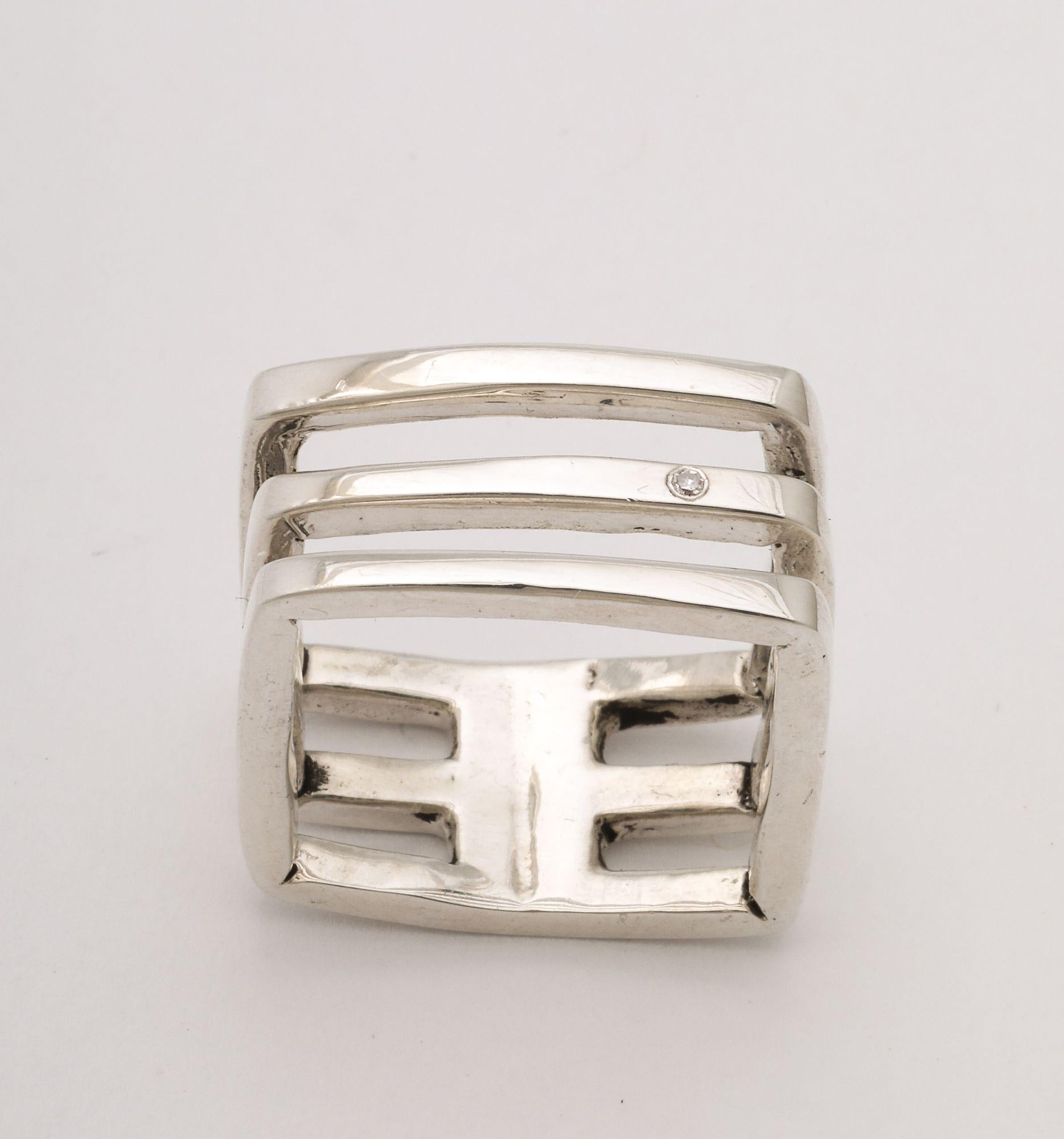 Anillo Geométrico Modernista Cuadrado de Plata de Ley con Diamantes en venta 6