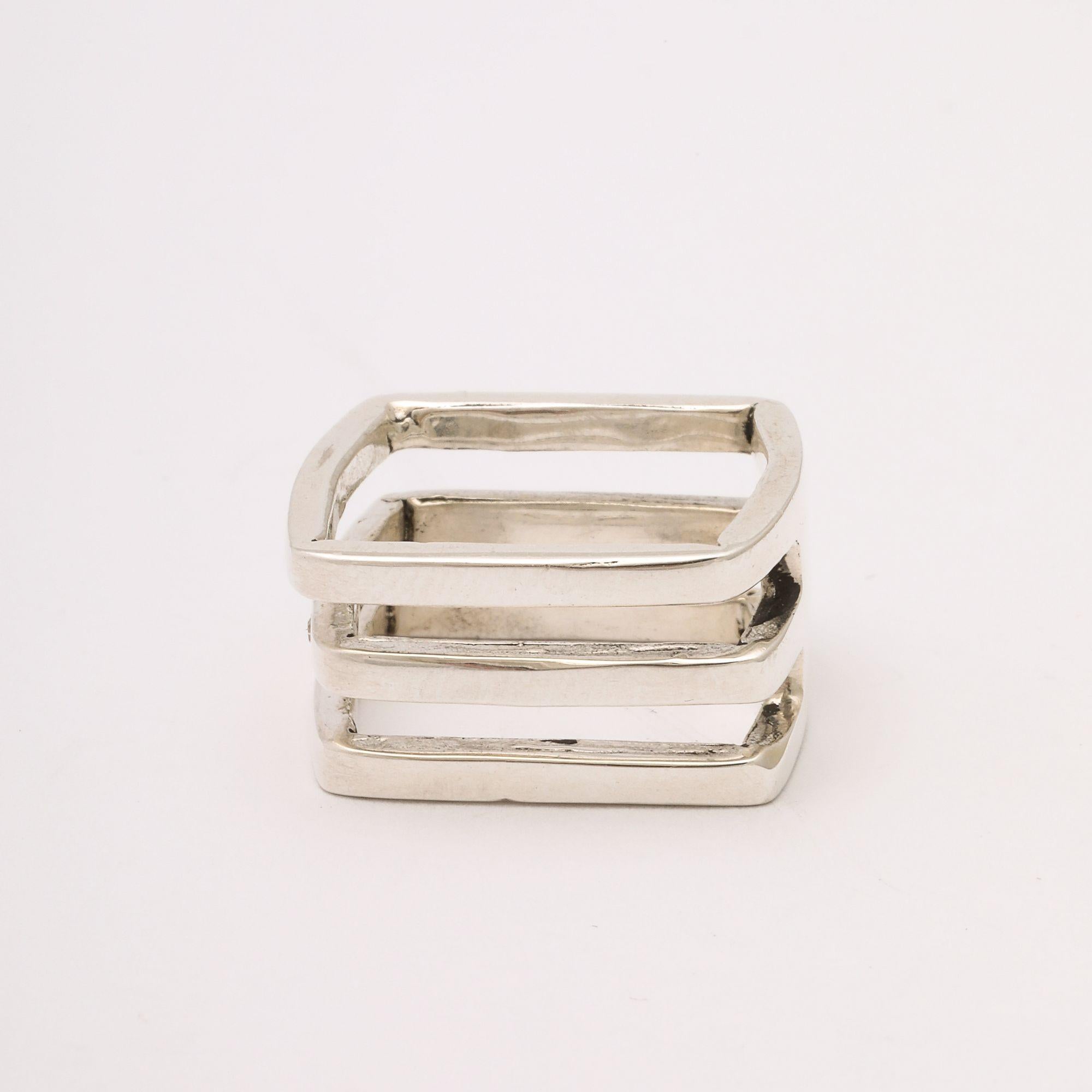 Anillo Geométrico Modernista Cuadrado de Plata de Ley con Diamantes en venta 3