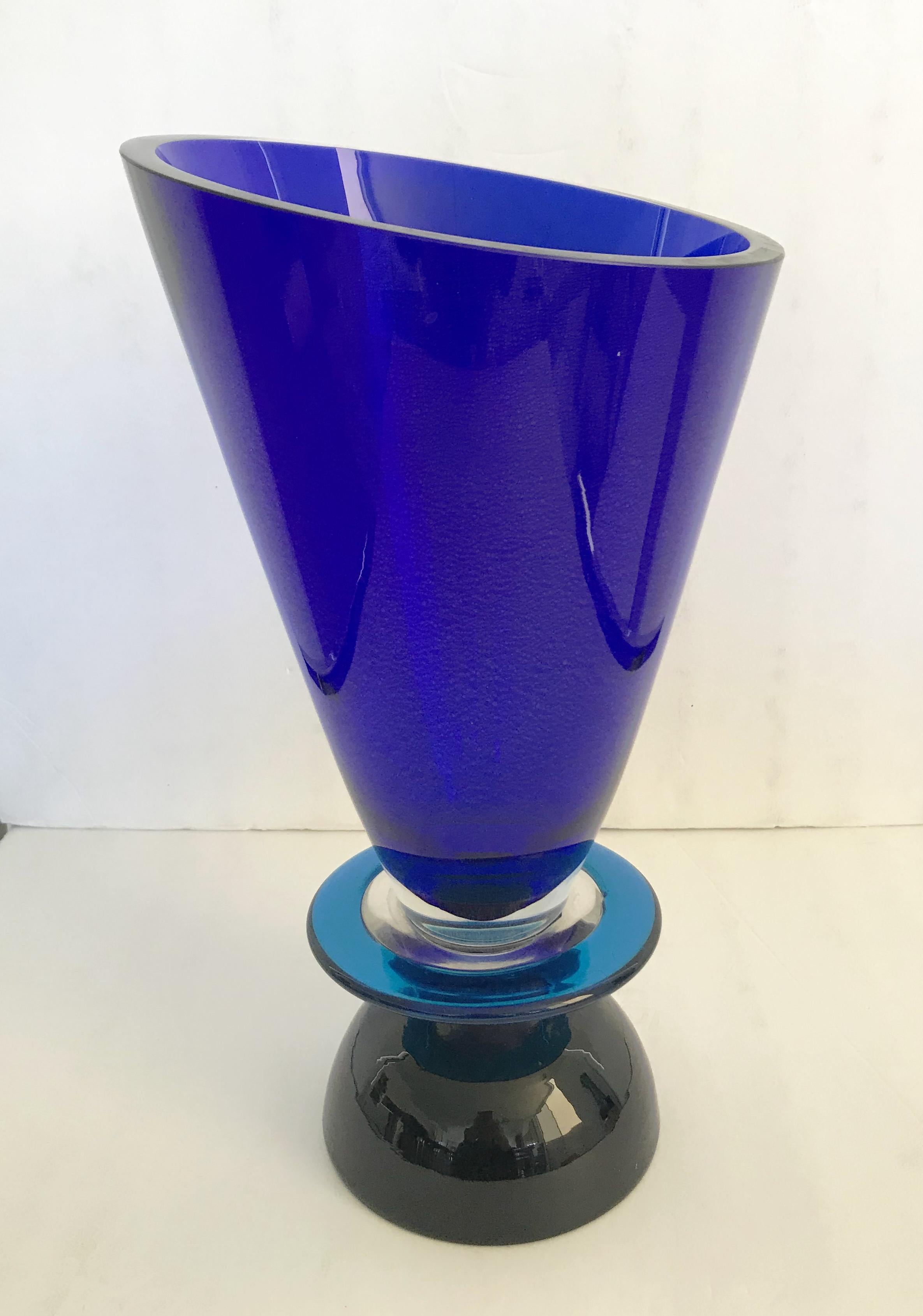Geometric Murano Vase In Good Condition For Sale In Los Angeles, CA
