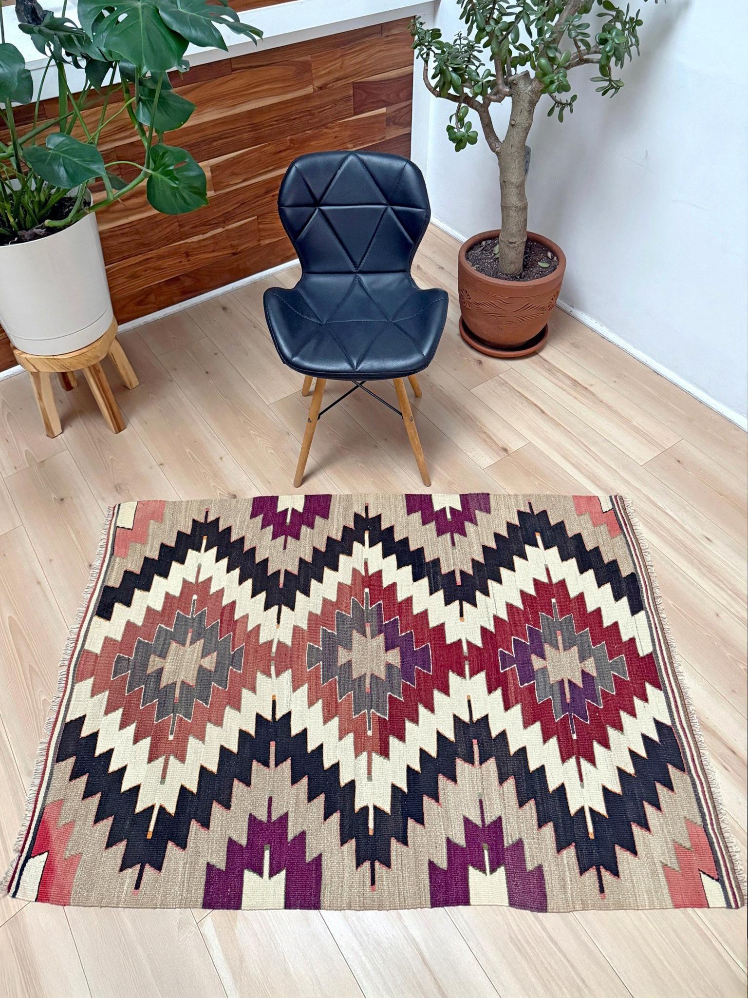 Tessuto a mano Mut Kilim geometrico - Tappeto a trama piatta turco vintage in stile Navajo (3'x5') - 1970s in vendita