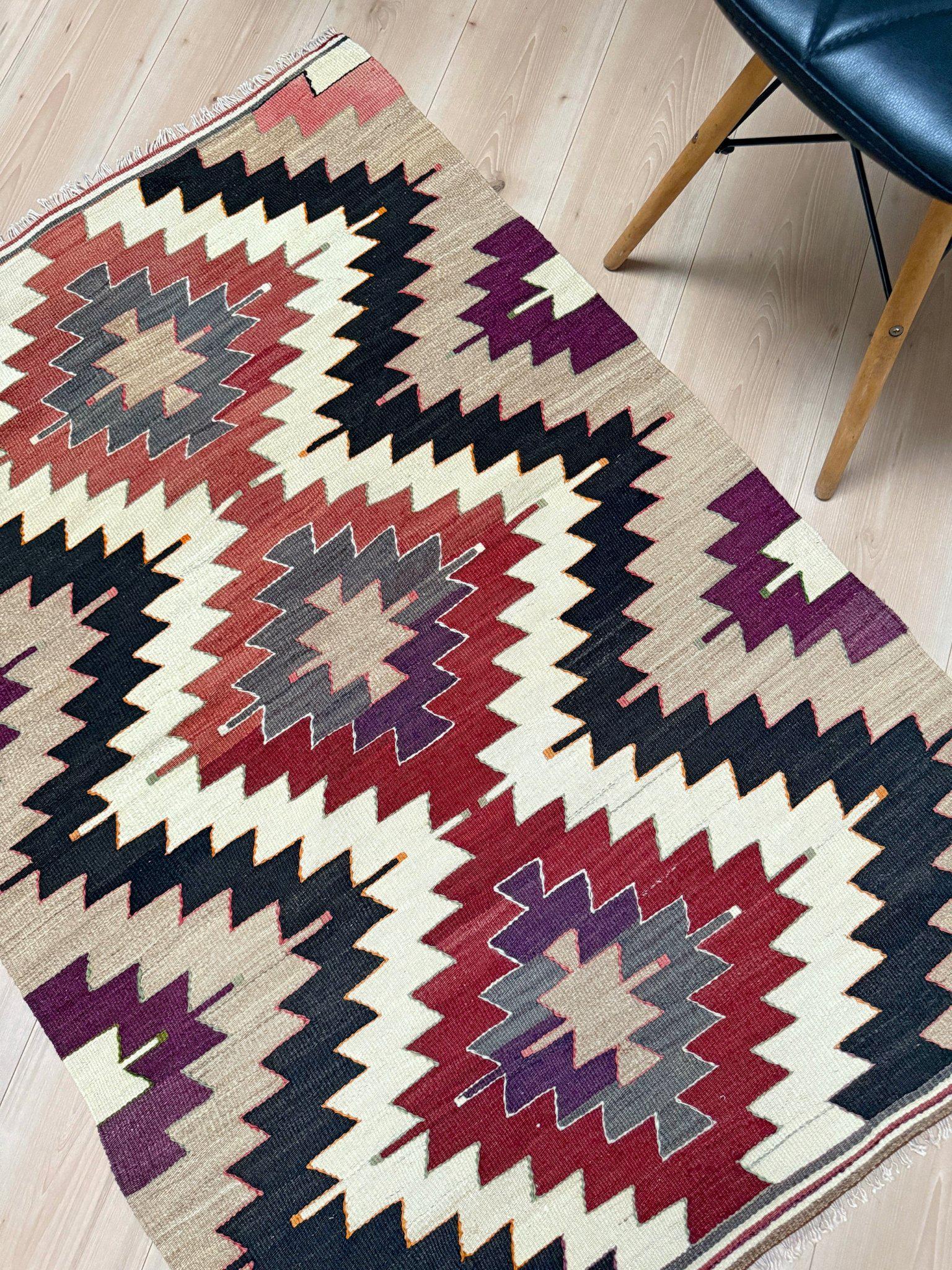 Fine XX secolo Mut Kilim geometrico - Tappeto a trama piatta turco vintage in stile Navajo (3'x5') - 1970s in vendita