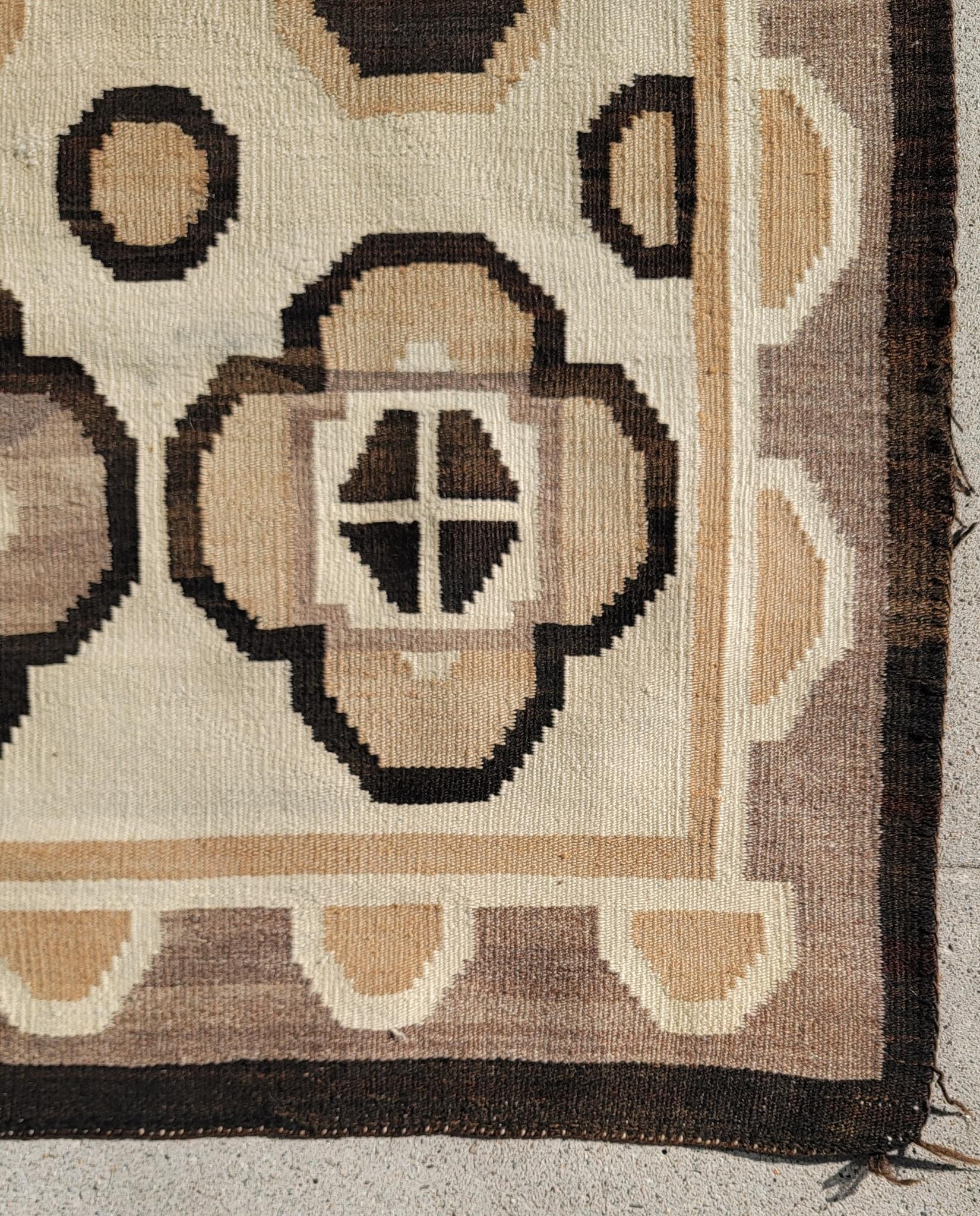 Adirondack Geometric Navajo Indian Weaving Rug For Sale