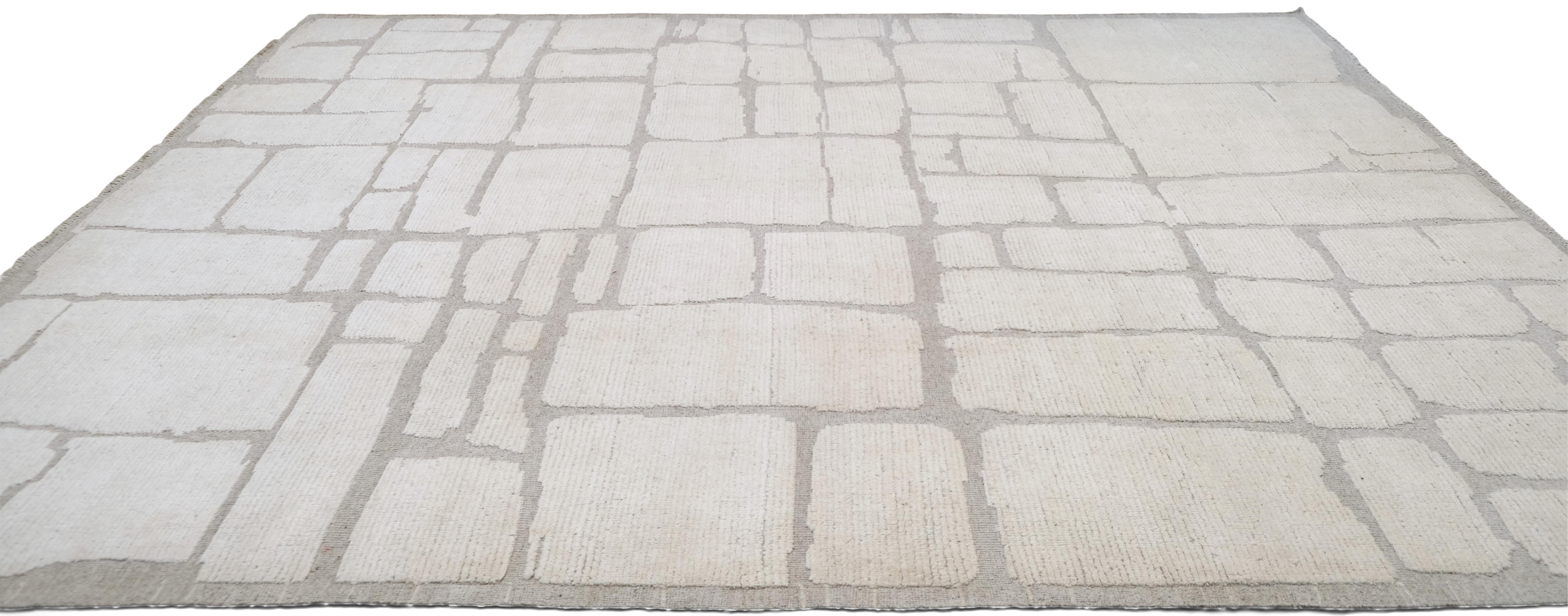 Pakistani Geometric Neutral Toned Wool Rug 9'5''x11'6'' For Sale