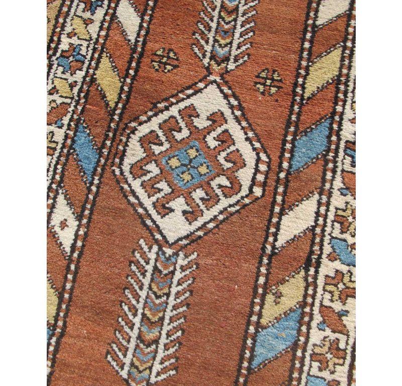 Alfombra persa geométrica del noroeste, principios del siglo XX Persa en venta