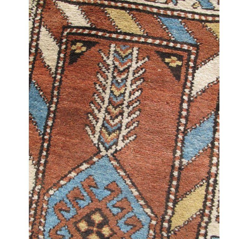 Geometrischer persischer Nordwest-Läufer, frühes 20. Jahrhundert (Handgeknüpft) im Angebot