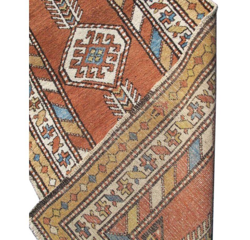 Alfombra persa geométrica del noroeste, principios del siglo XX en Bueno estado para la venta en San Francisco, CA