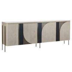 Credenza geometrica in Oak con gambe in ottone e piano in marmo Estremoz