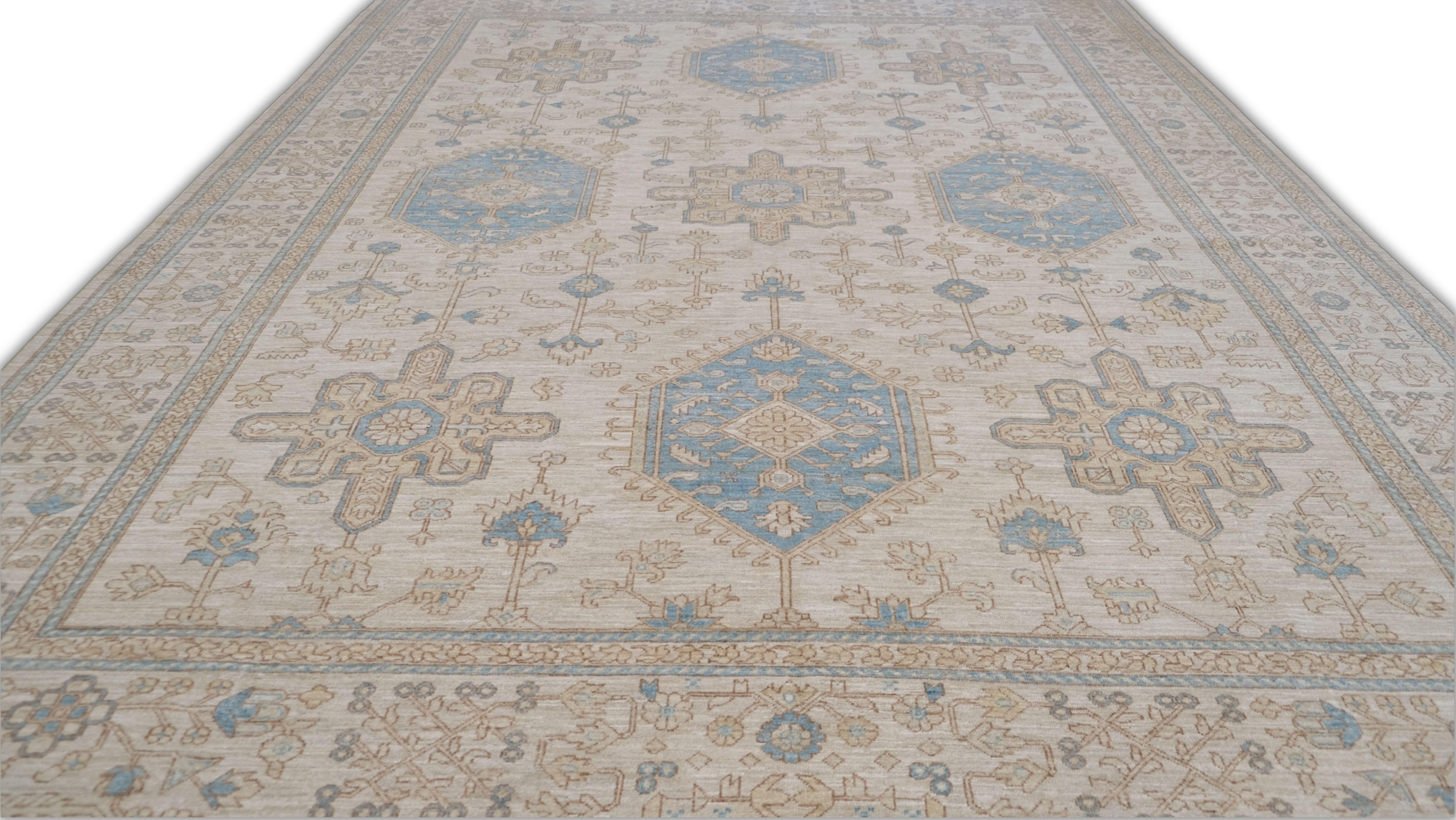 Alfombra de lana geométrica Oushak azul y beige 9'11''x13'6'' Siglo XXI y contemporáneo en venta