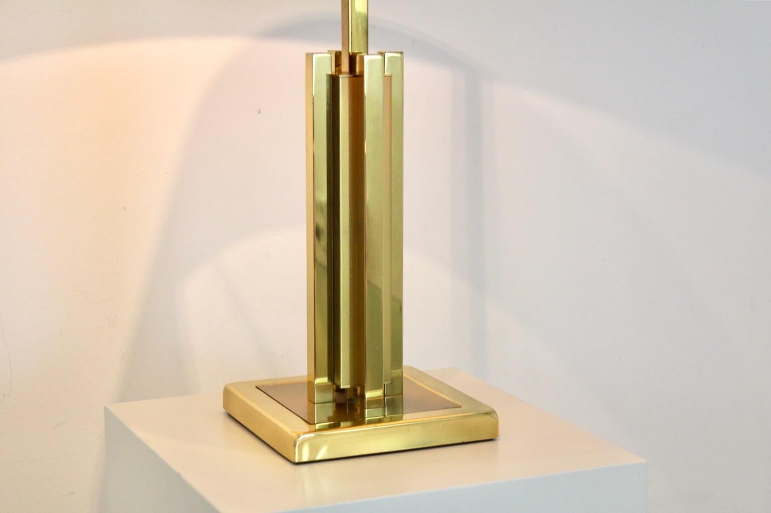 Ottone Coppia geometrica di lampade da tavolo Boulanger in ottone della modernità di metà secolo in vendita