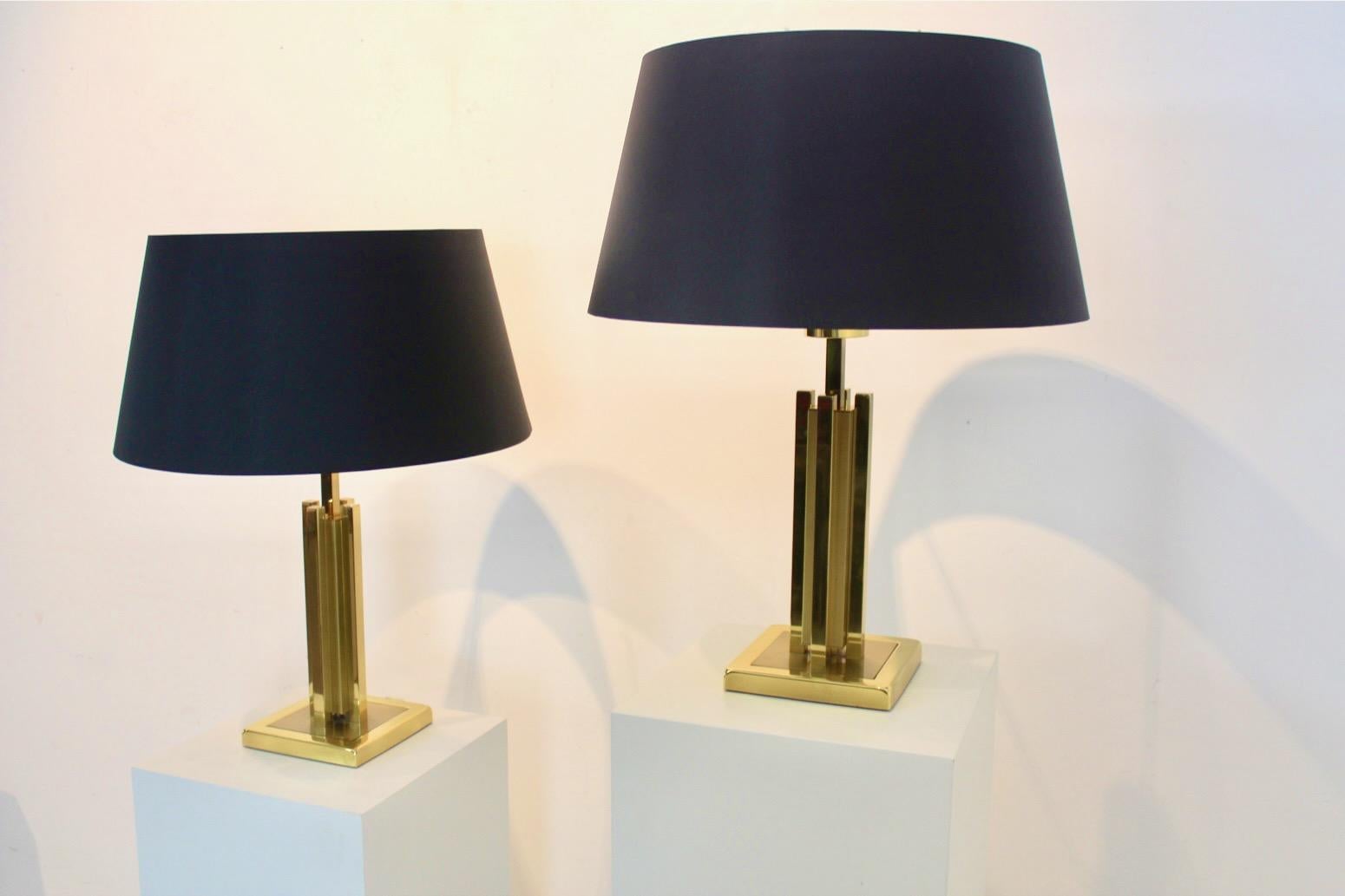 Coppia geometrica di lampade da tavolo Boulanger in ottone della modernità di metà secolo in vendita 1