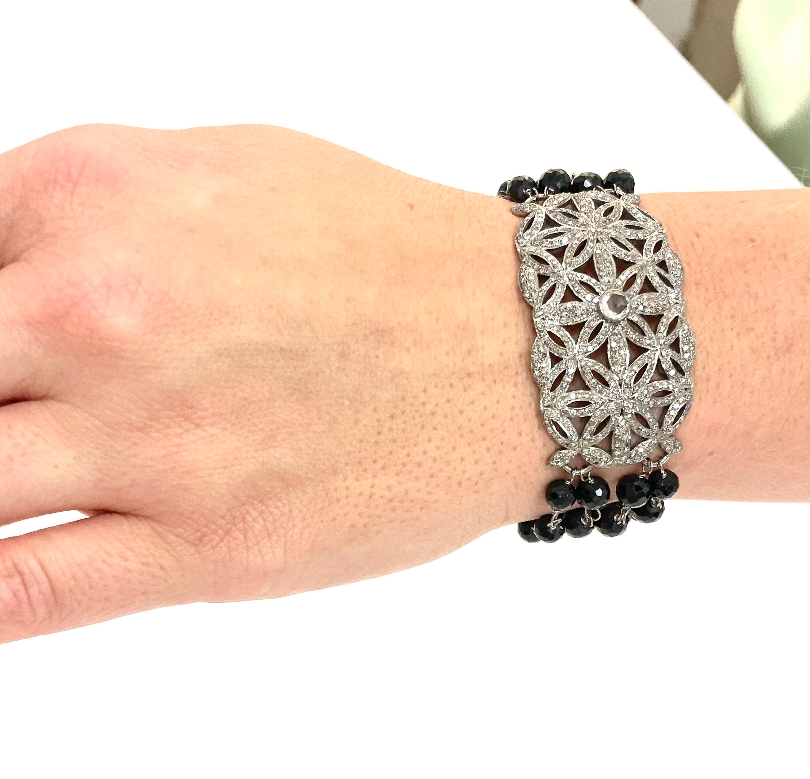 Geometrische Pave-Diamantplakette mit schwarzem Spinell-Armband im Angebot 8
