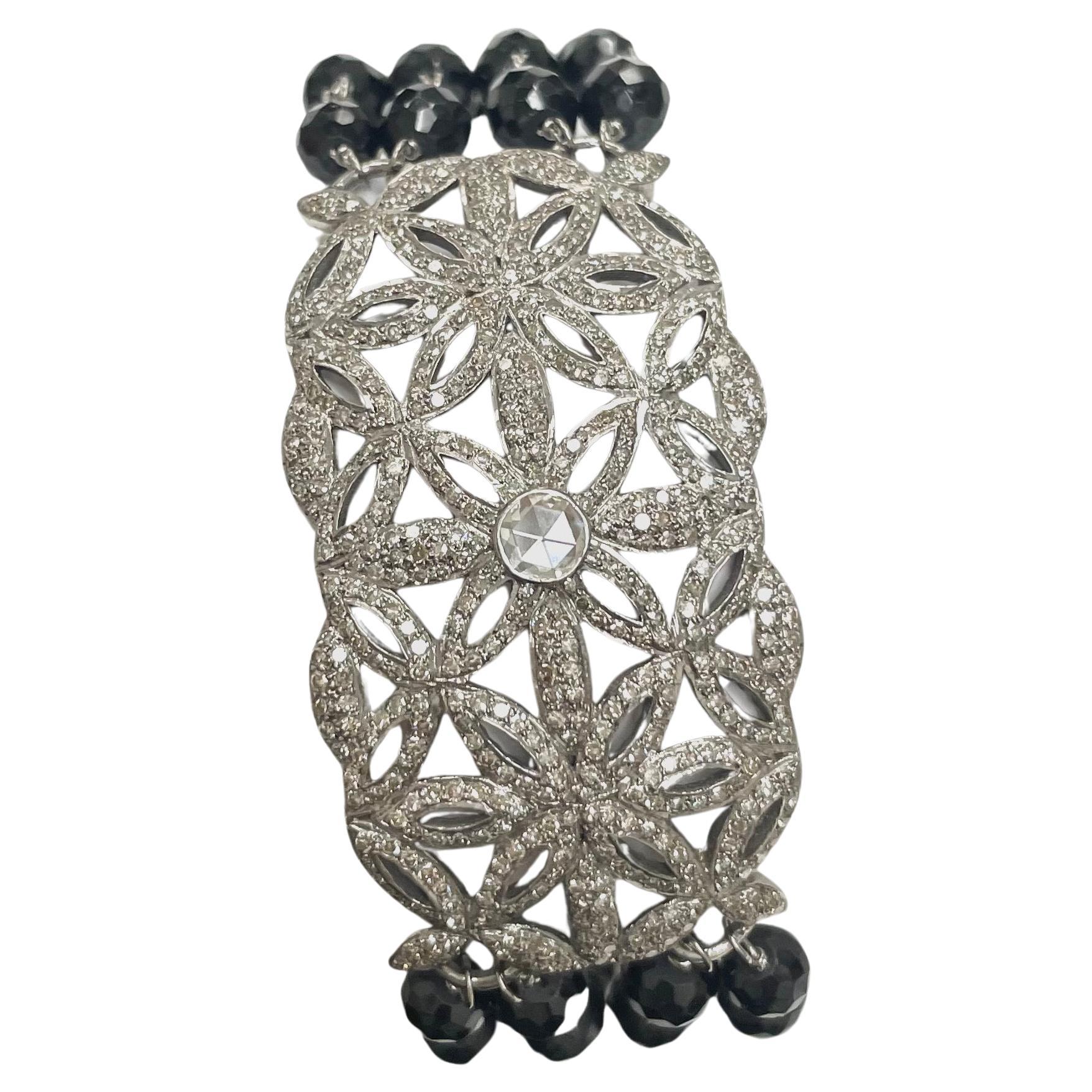 Geometrische Pave-Diamantplakette mit schwarzem Spinell-Armband (Perle) im Angebot