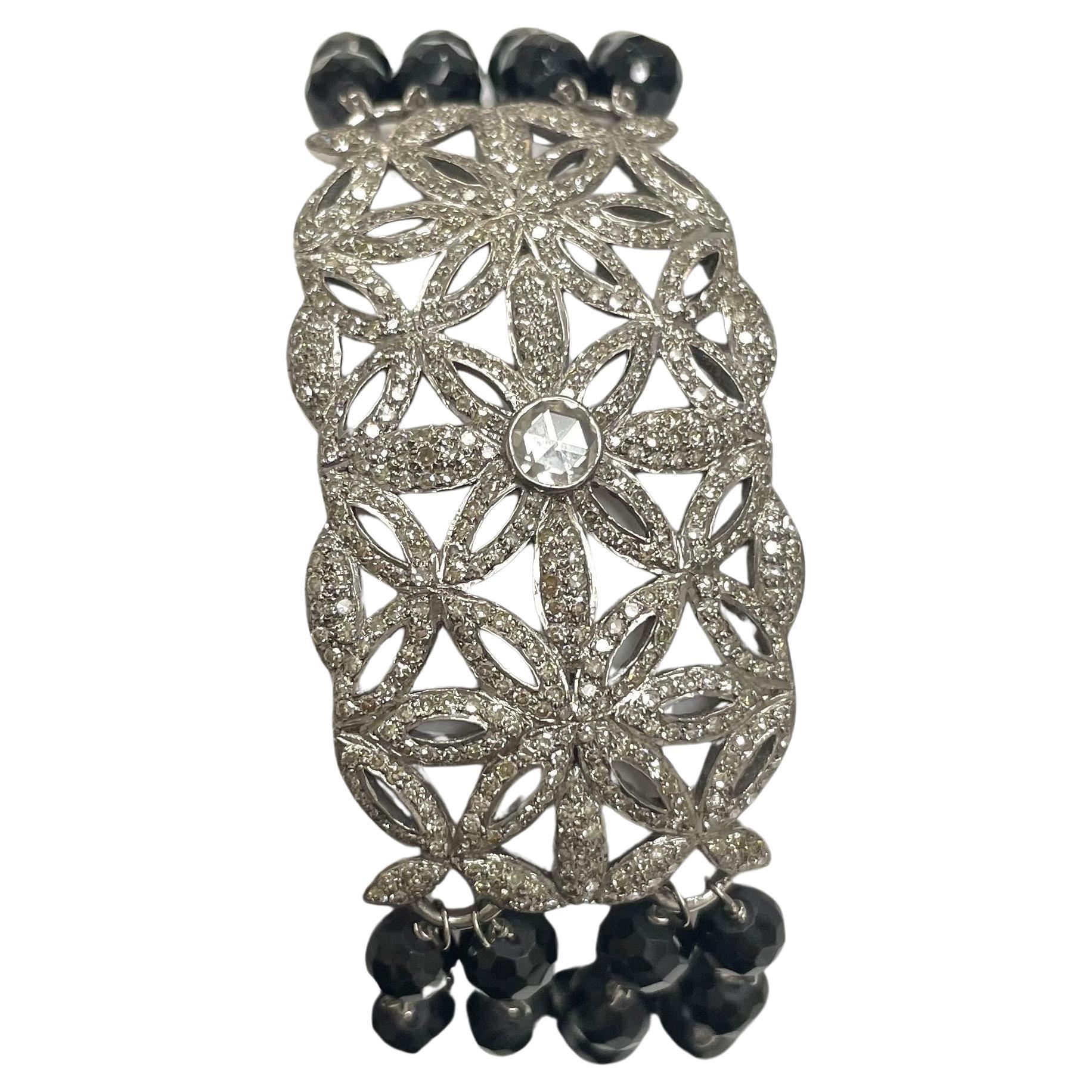 Geometrische Pave-Diamantplakette mit schwarzem Spinell-Armband Damen im Angebot