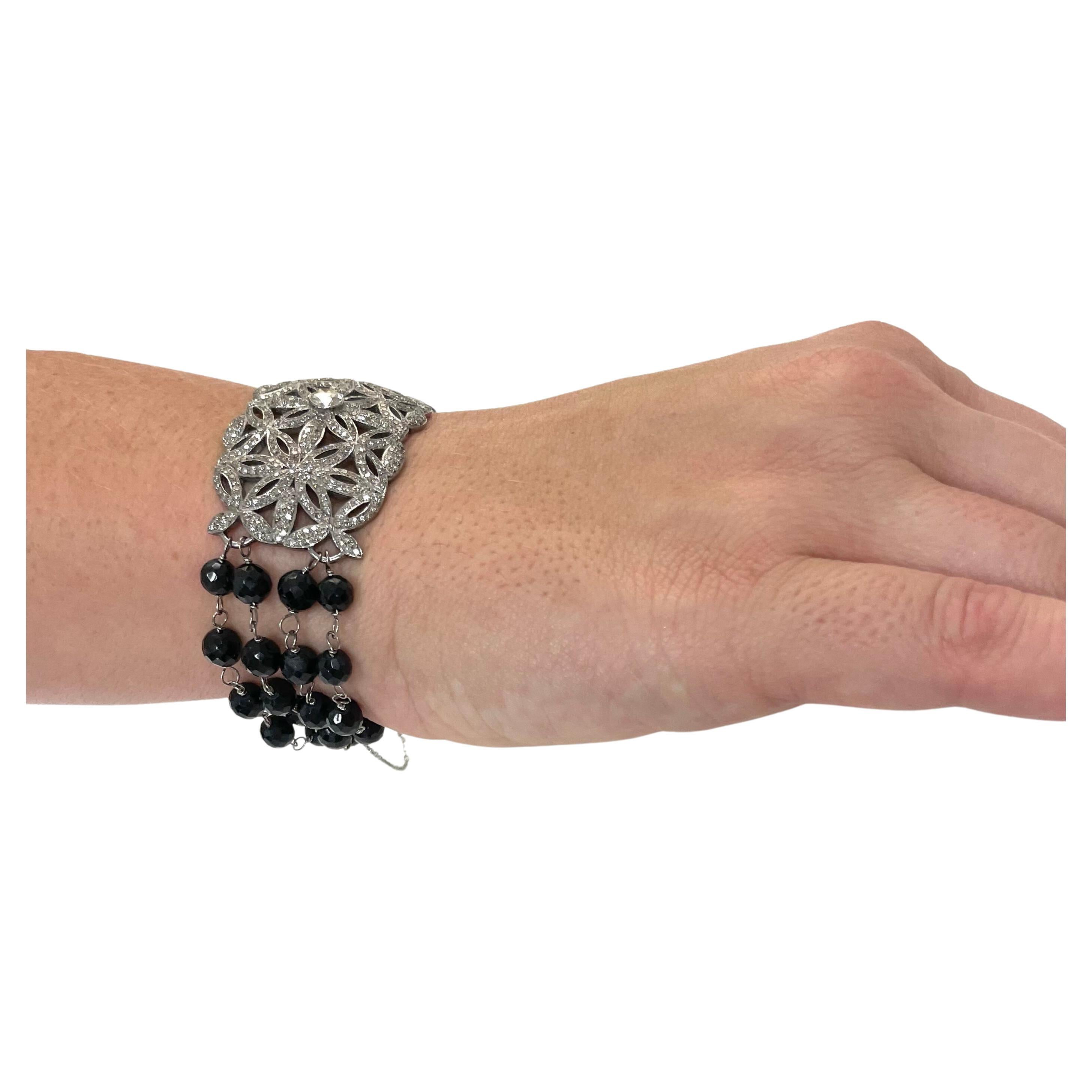 Geometrische Pave-Diamantplakette mit schwarzem Spinell-Armband im Angebot 1